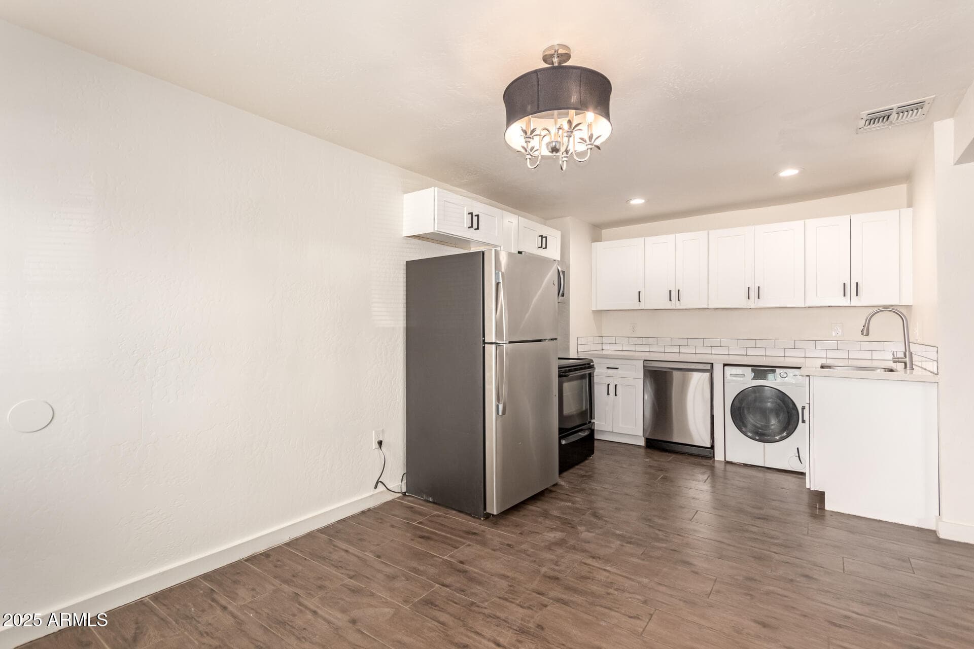 2421 W GLENROSA AVE - Photo 4