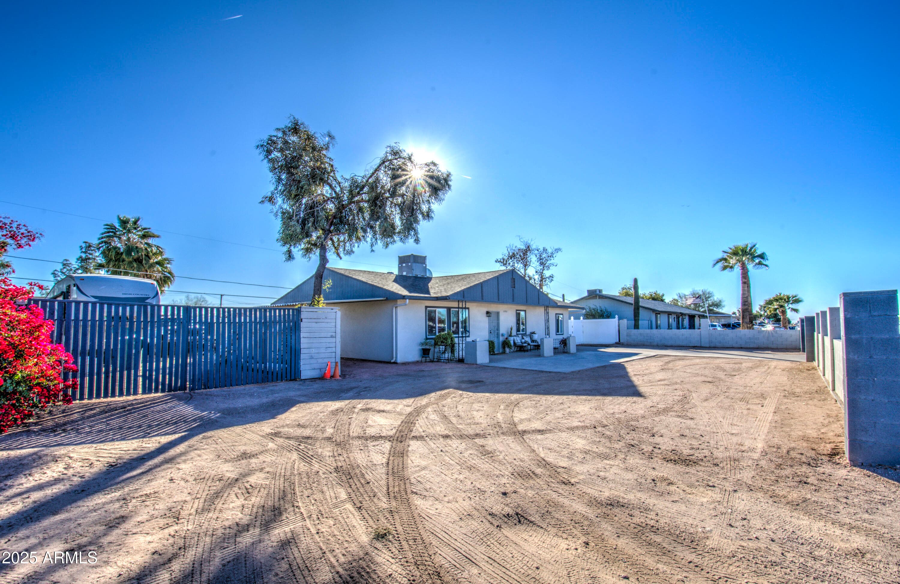 11451 E Broadway Rd — photo 2