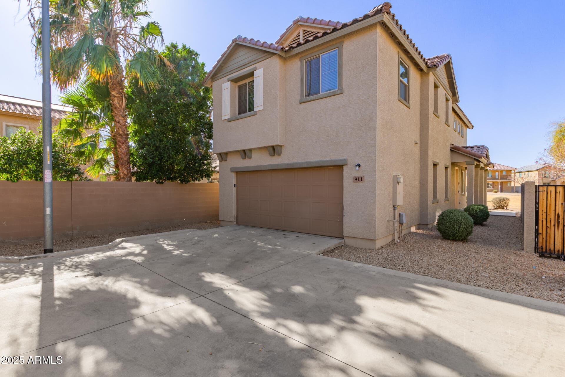 911 E Agua Fria Ln — photo 1