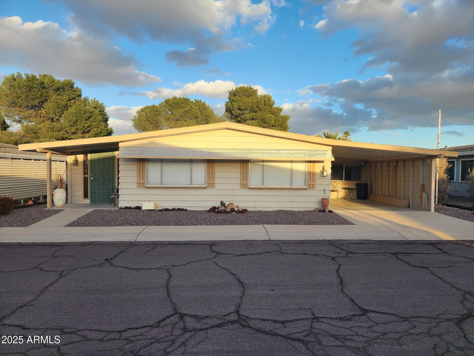 2501 W WICKENBURG WAY - Photo 1