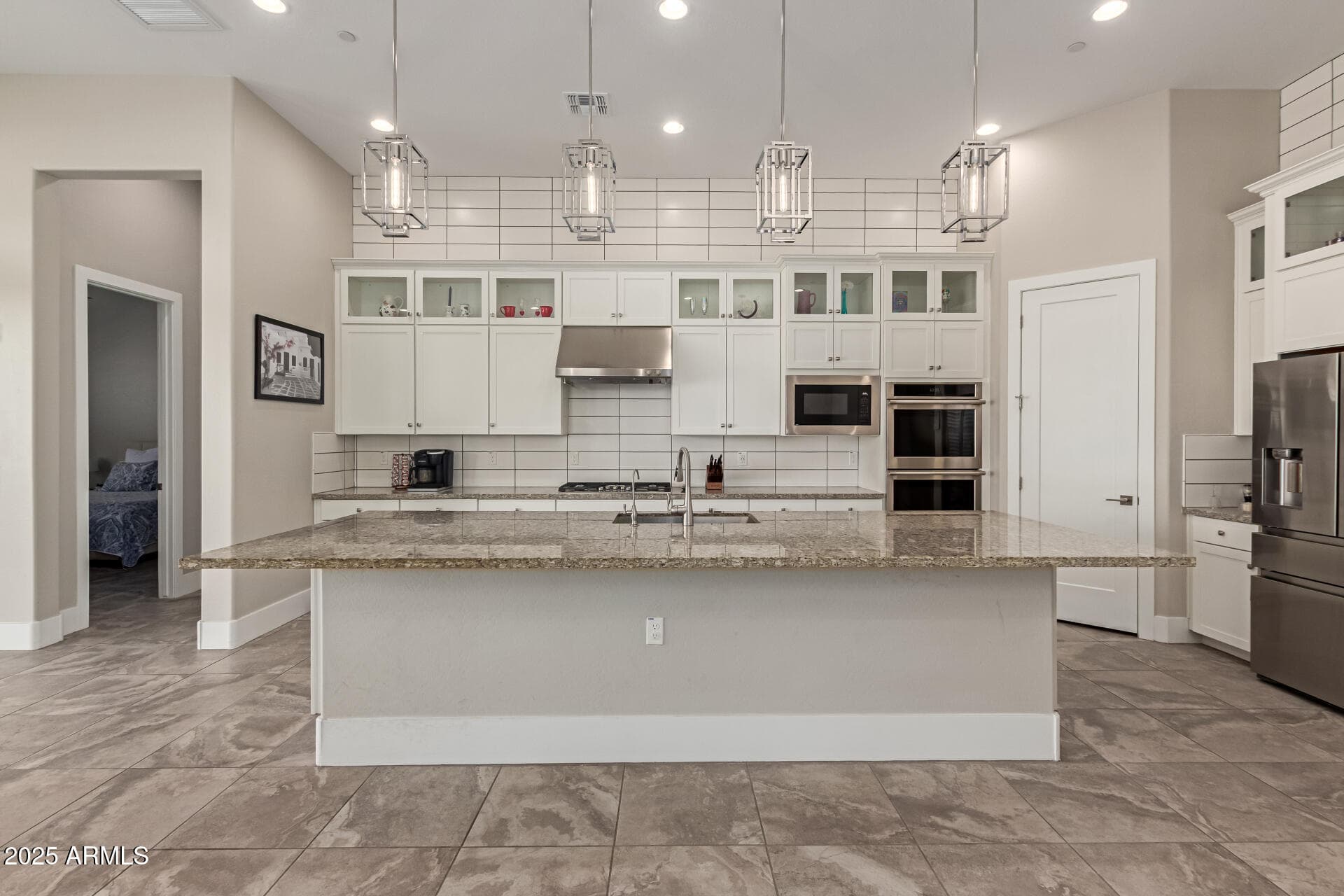 7214 E Calle Primera Vista — photo 2