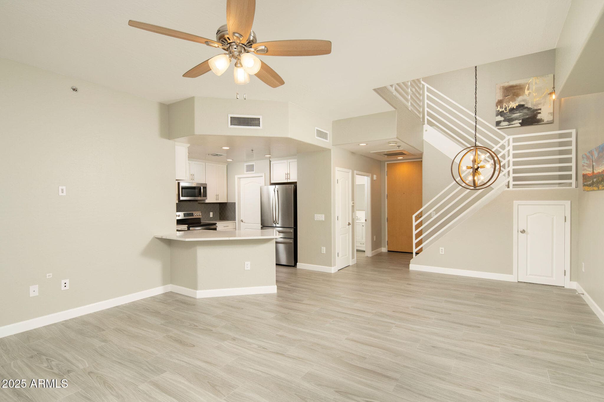 16 W Encanto Blvd 22 — photo 1