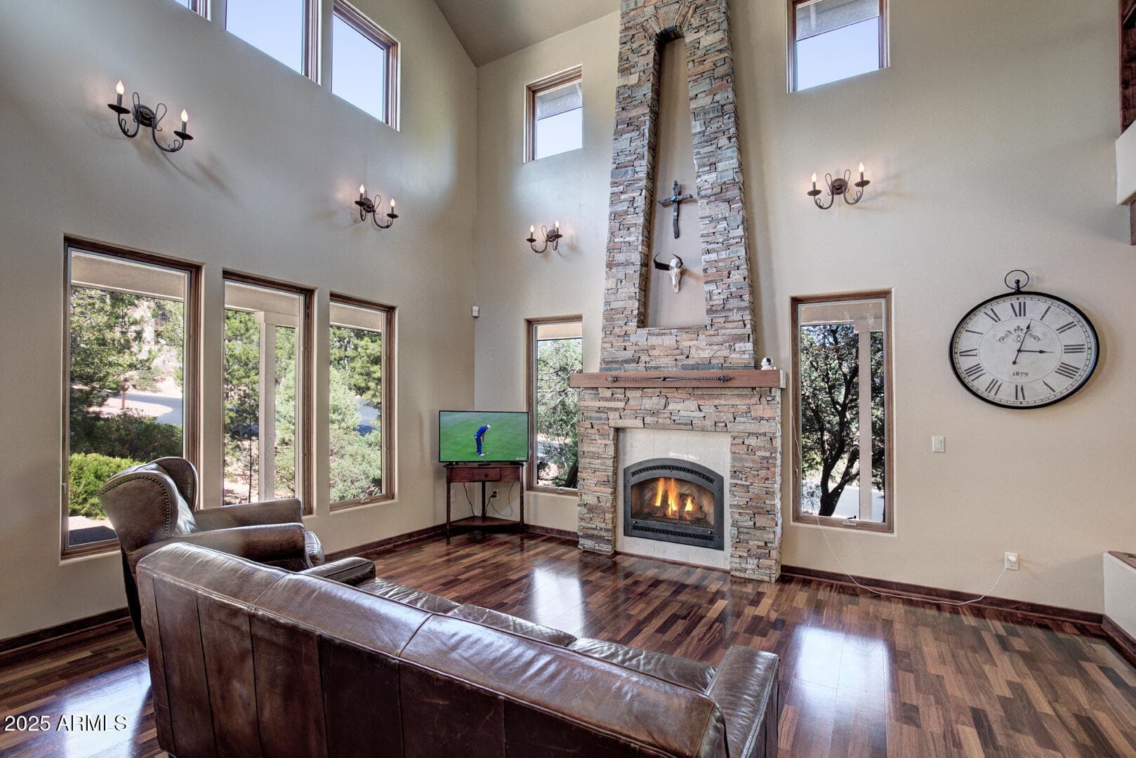 500 N Grapevine Dr — photo 2