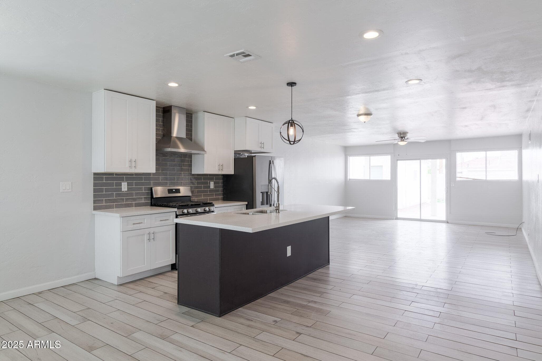 1628 E Granada Rd — photo 2