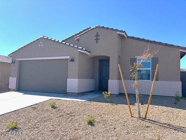 22471 W Pontiac Dr — photo 2