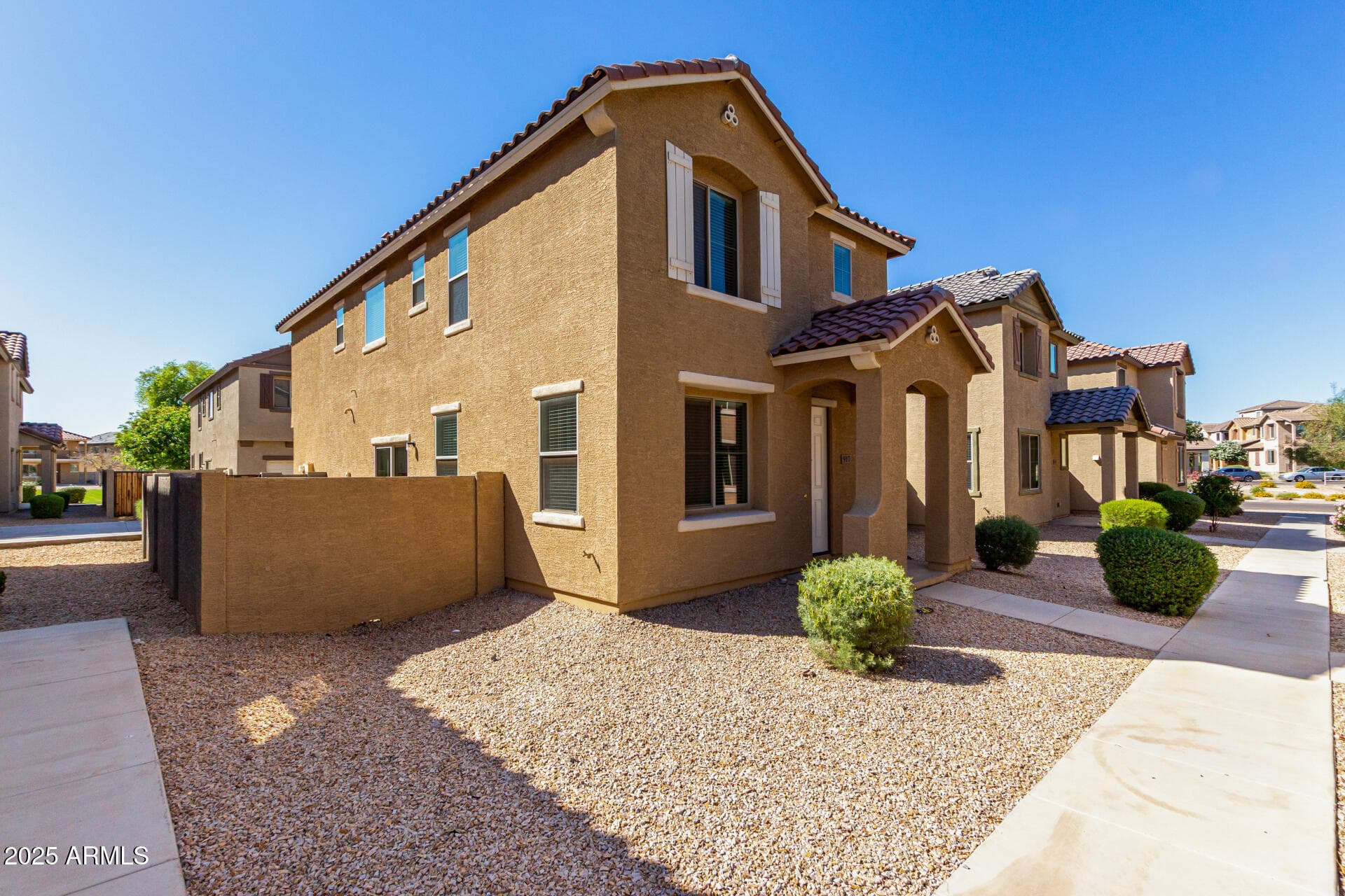 917 E Agua Fria Ln — photo 1