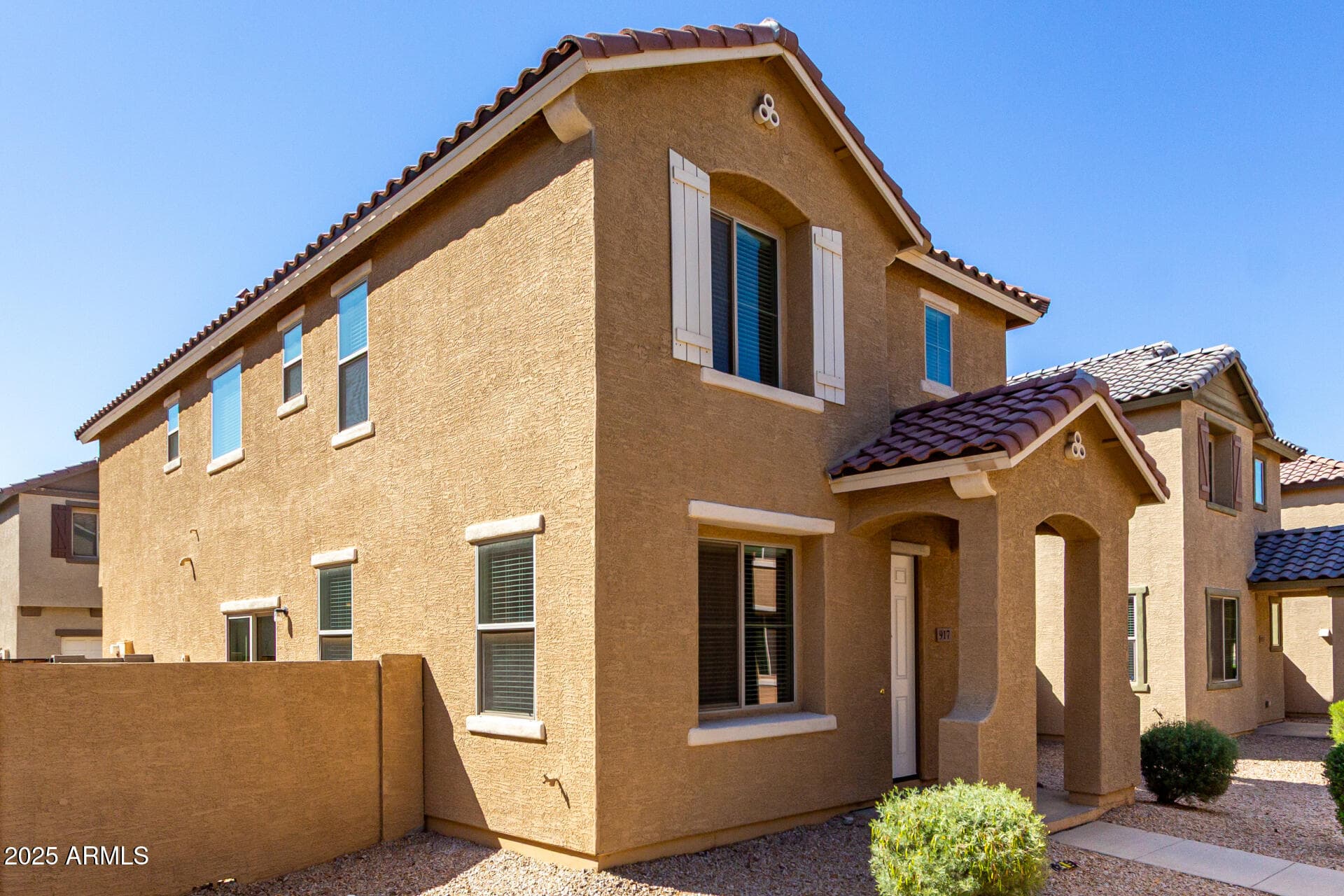 917 E Agua Fria Ln — photo 2