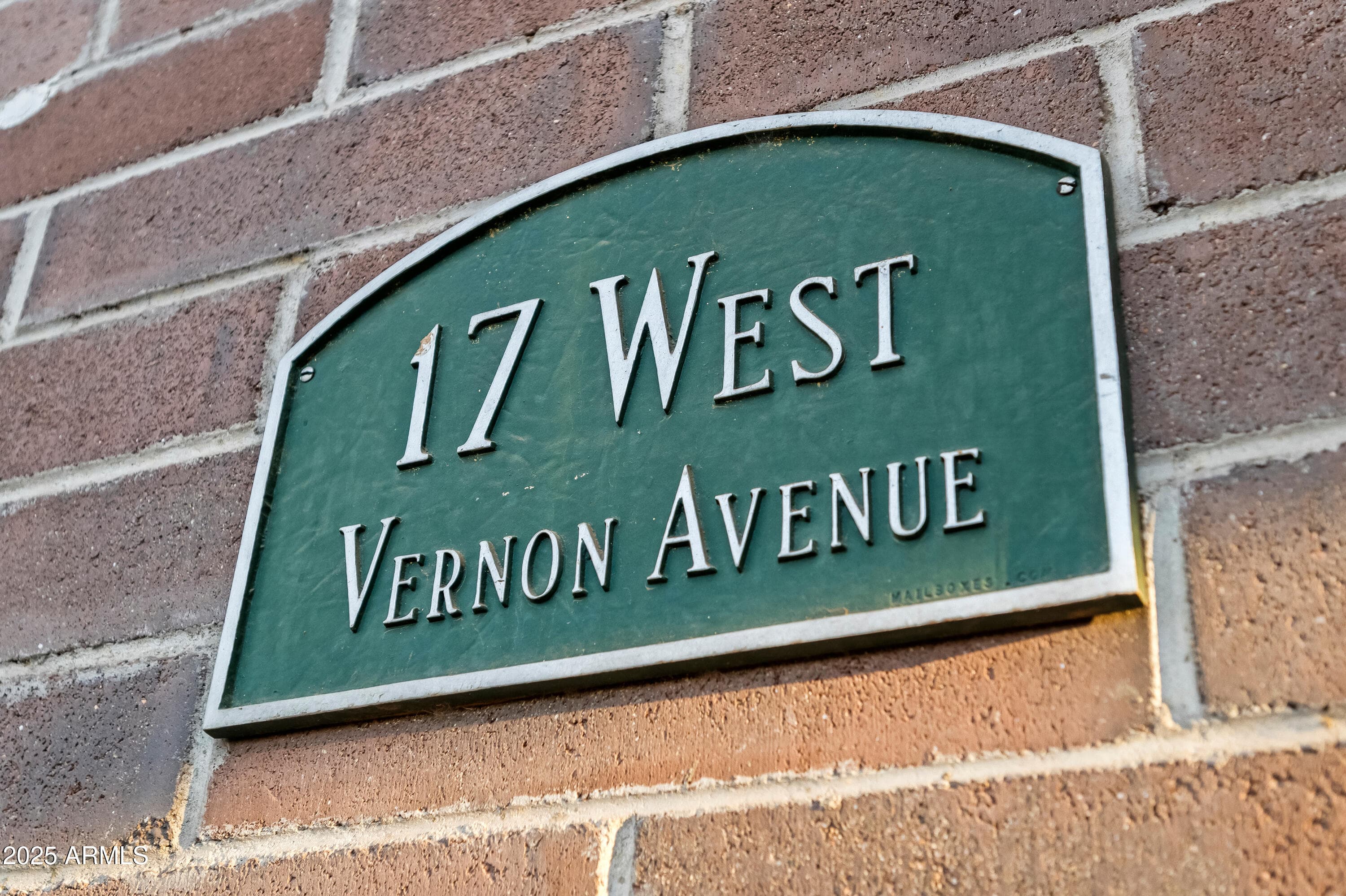 17 W Vernon Ave 412 — photo 2