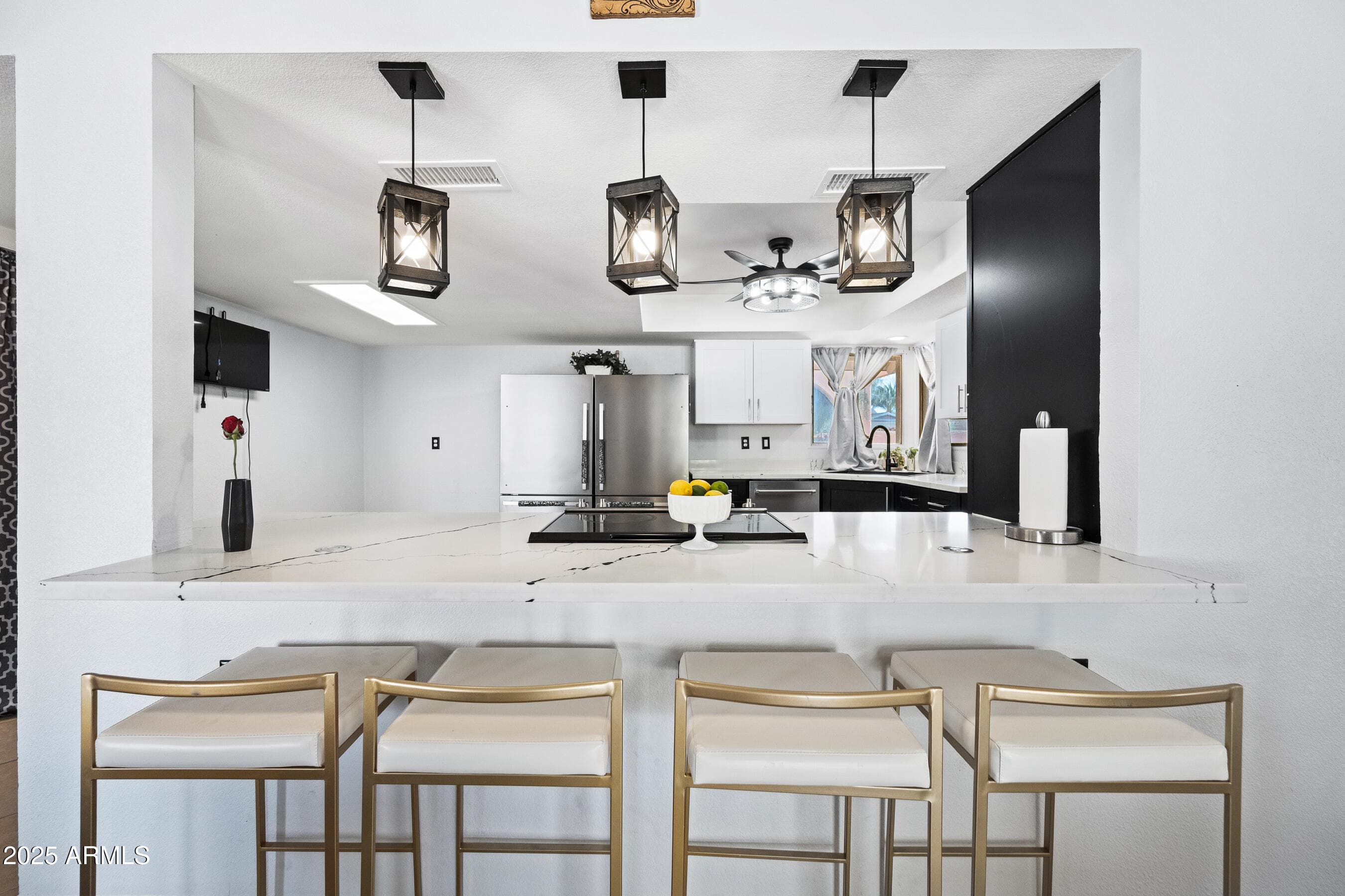 5004 W Kaler Dr — photo 2