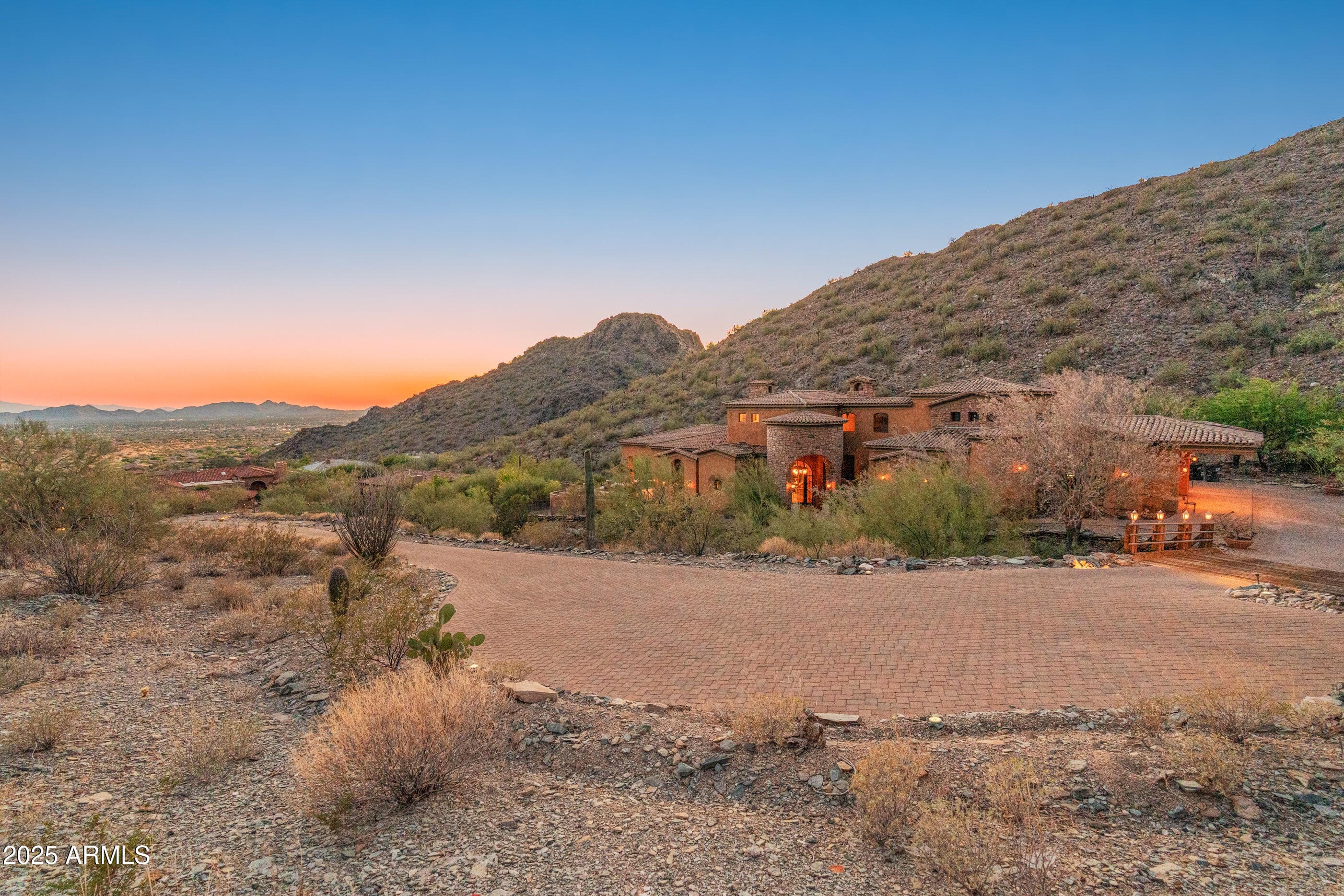 11550 E Paradise Ln — photo 1