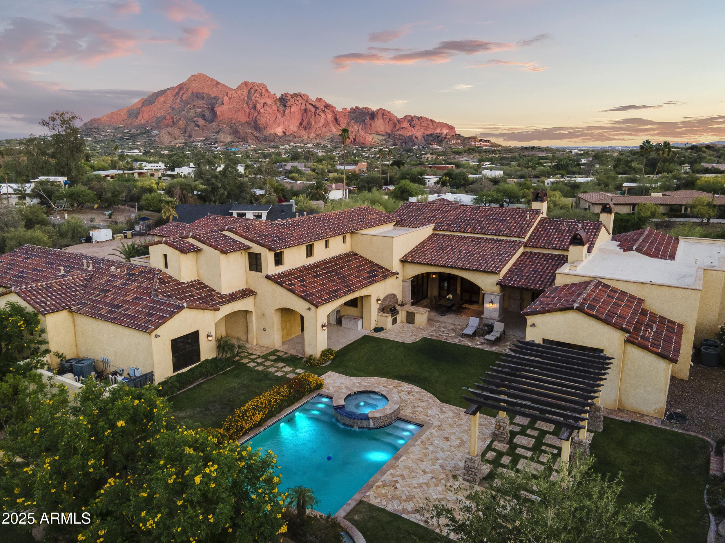 4334 E Desert Crest Dr — photo 1