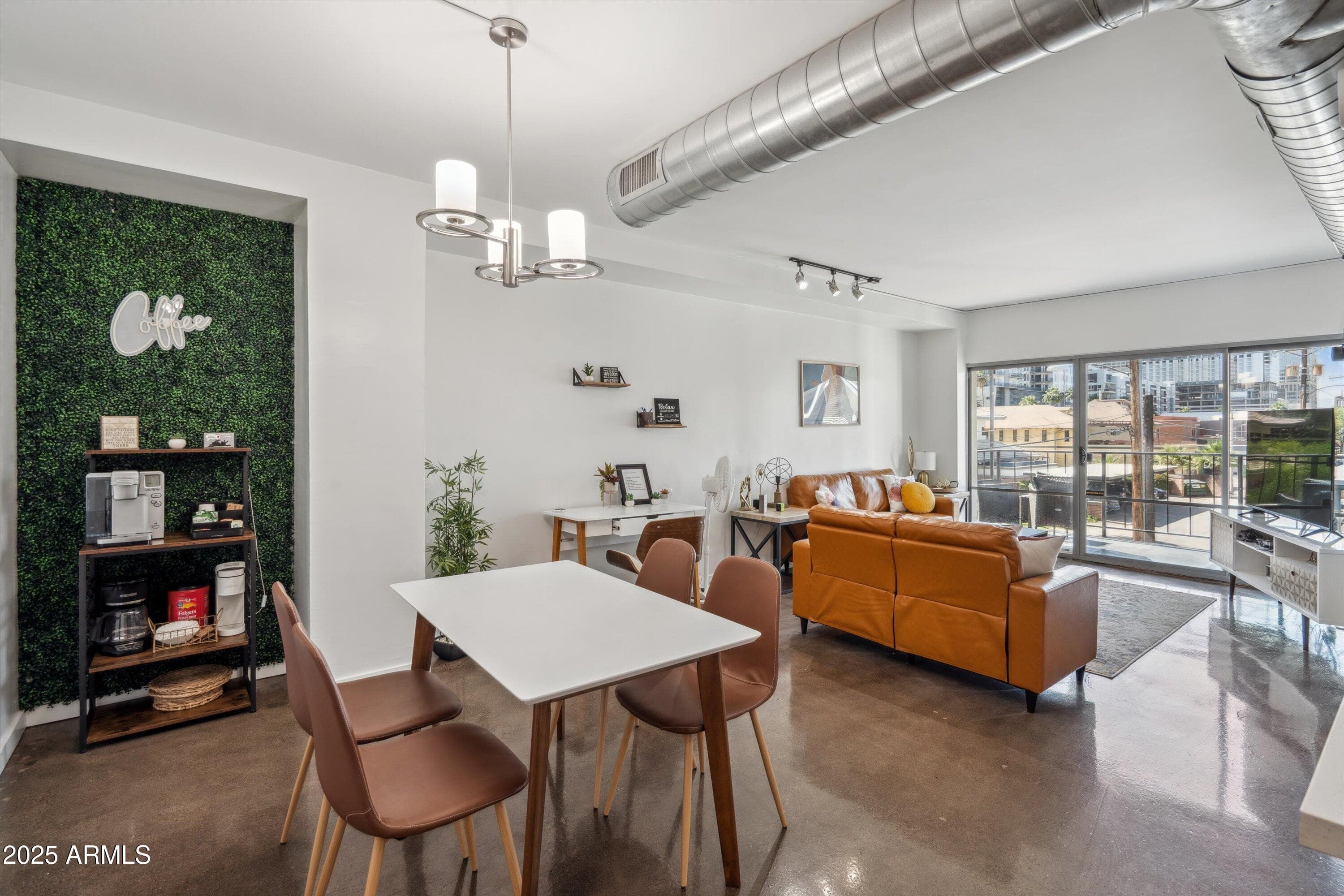 805 N 4TH AVE - Photo 3