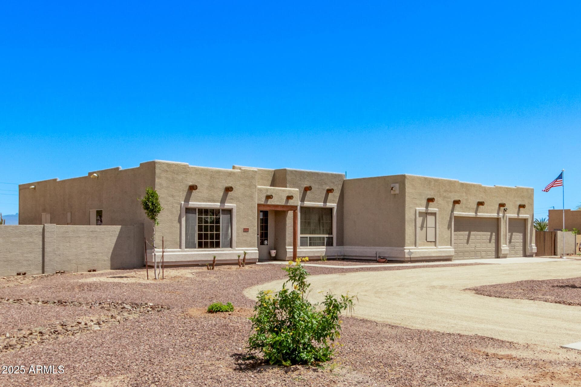 24620 W Quails Nest Ln — photo 1