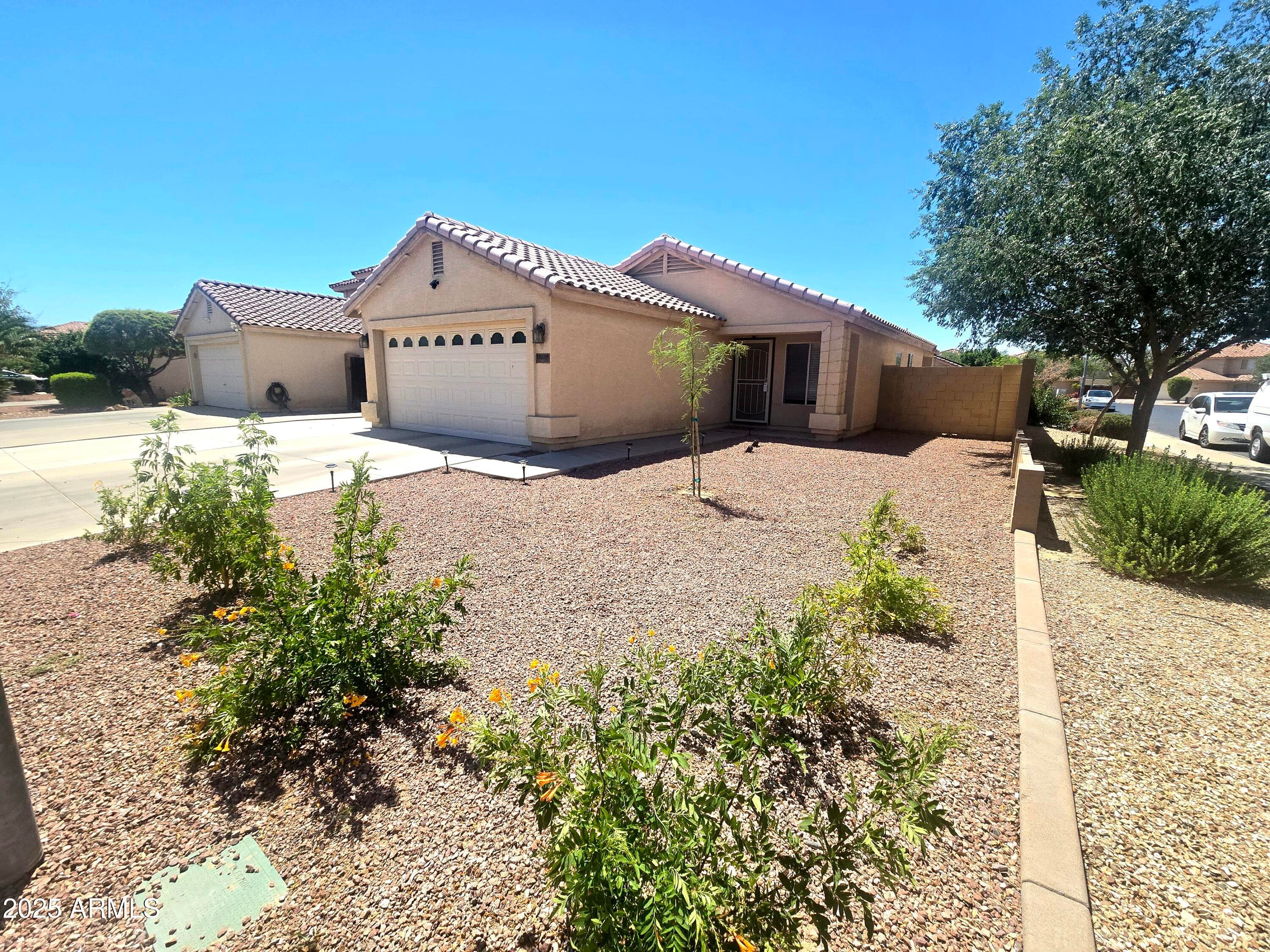 13037 W Laurel Ln — photo 1