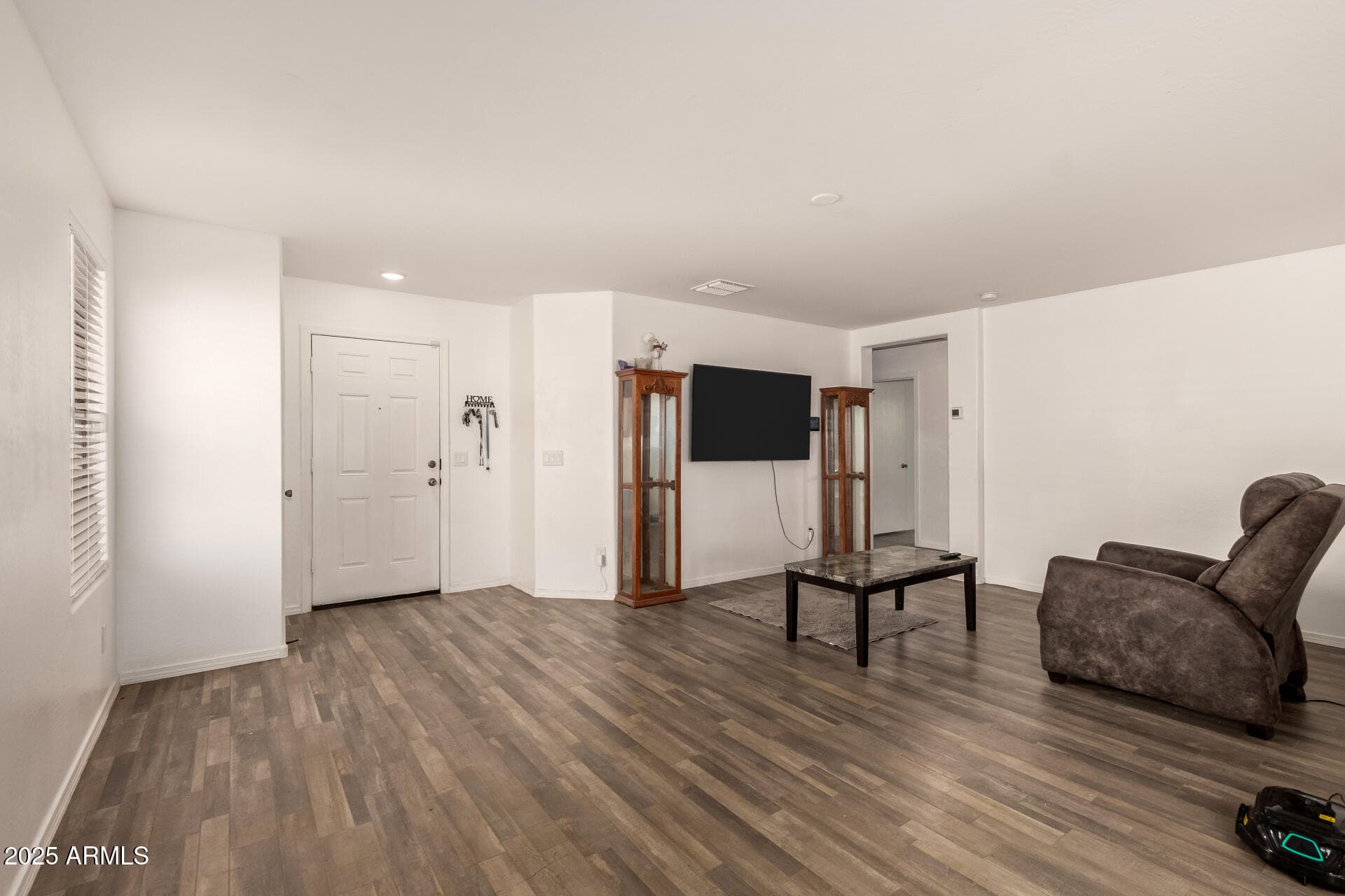 910 W PRIOR AVE - Photo 3