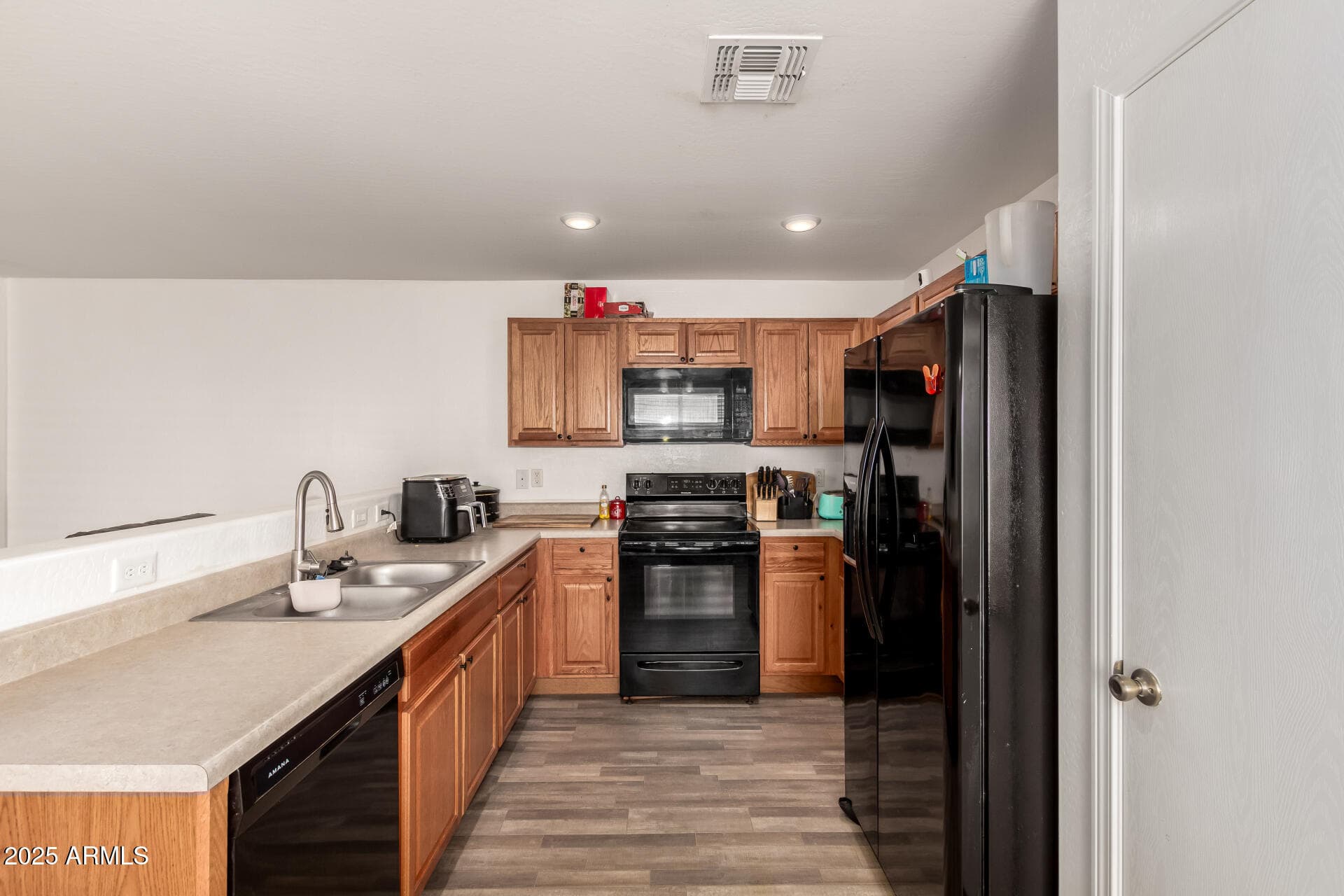 910 W PRIOR AVE - See more photos