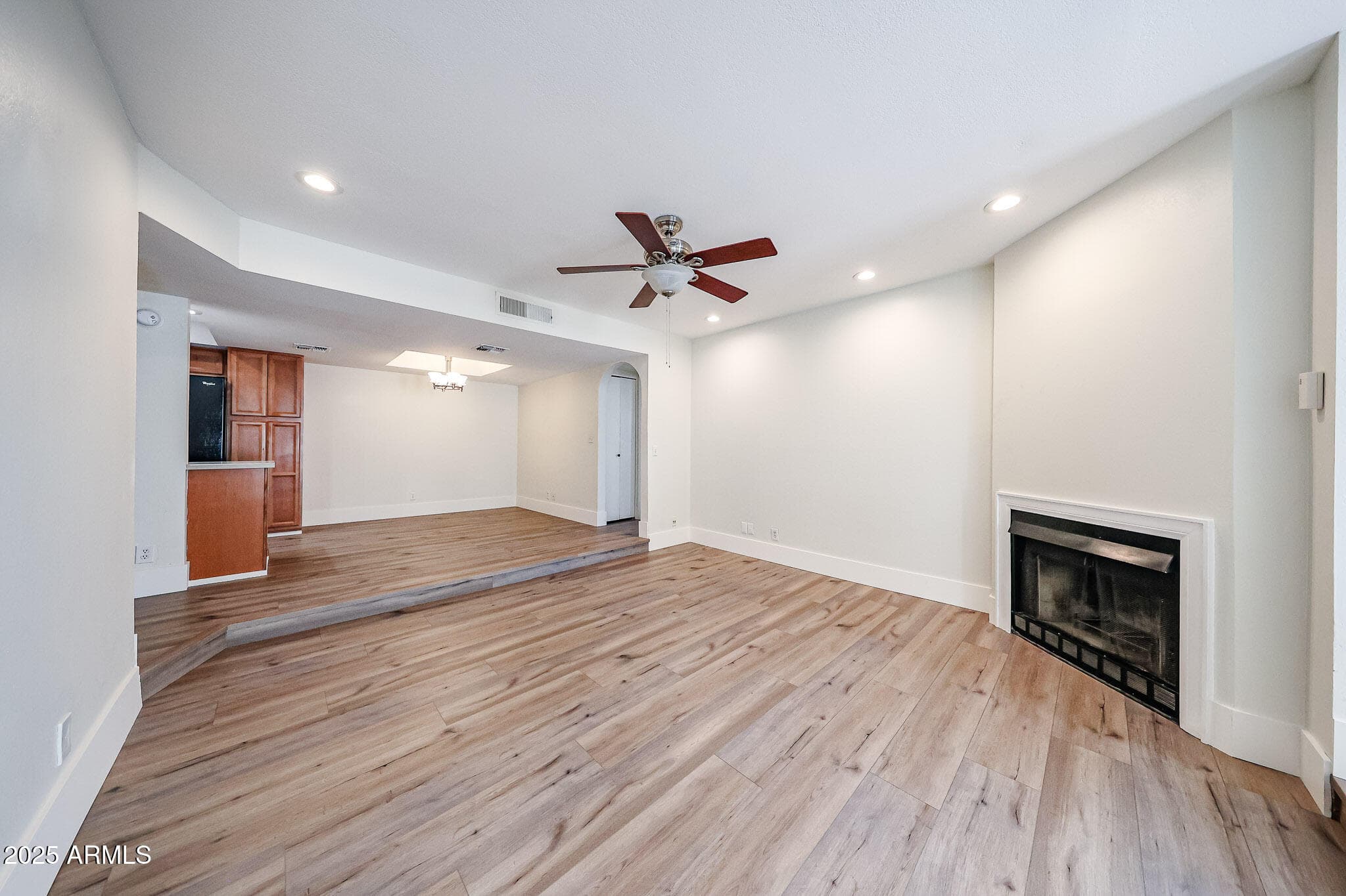 1820 E Morten Ave 119 — photo 2