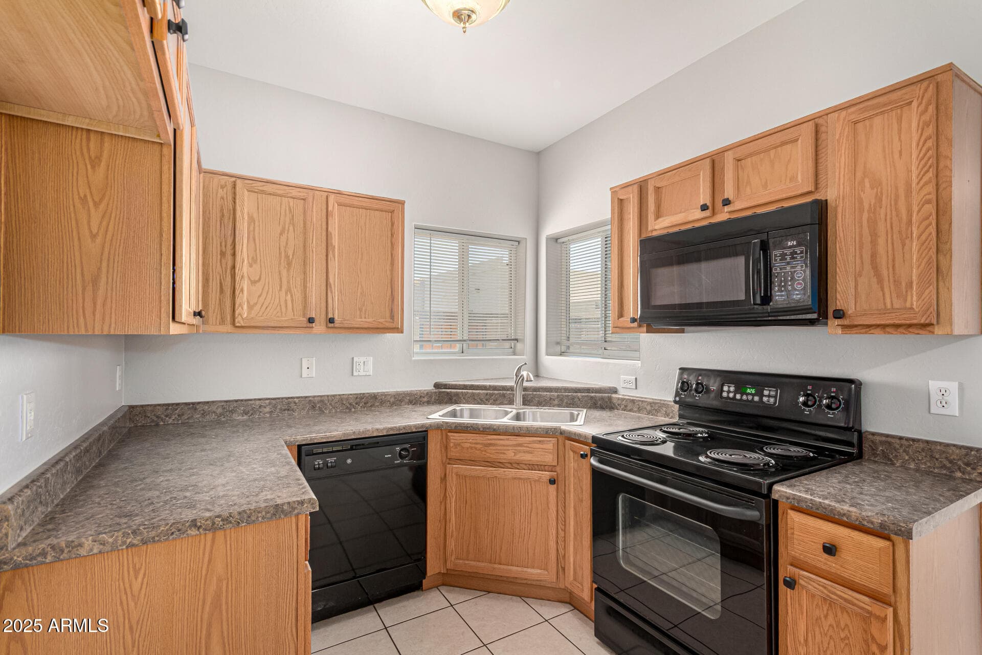 2311 E Hartford Ave 29 — photo 2