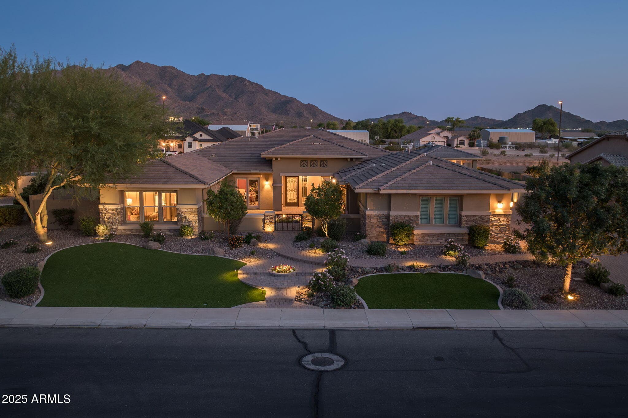 3119 E Bellflower Dr — photo 1