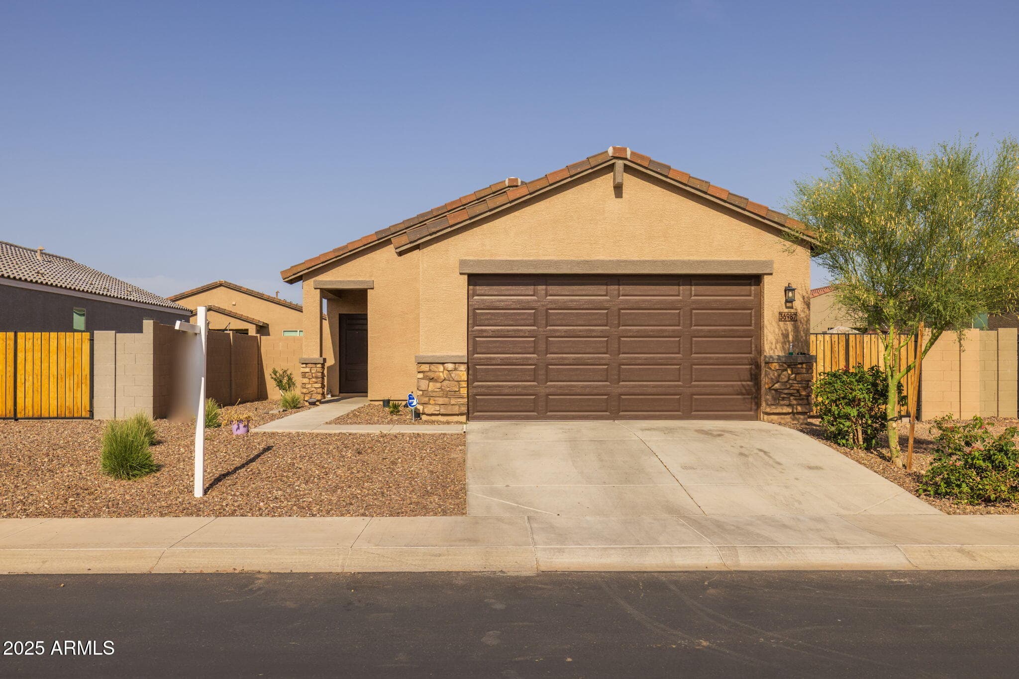 36987 N Sidewinder Dr — photo 1