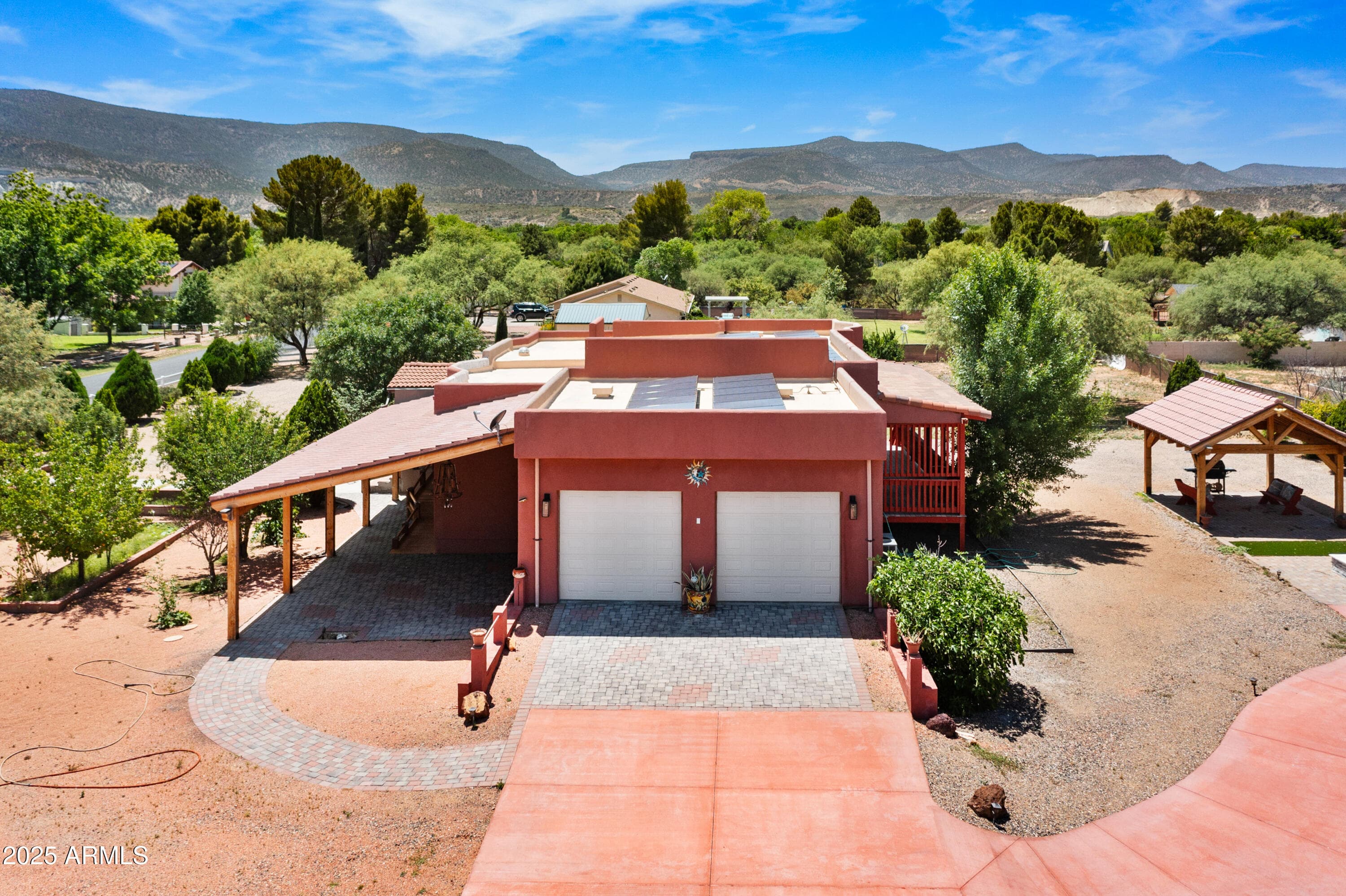 2050 S HILLCREST DR - Photo 3