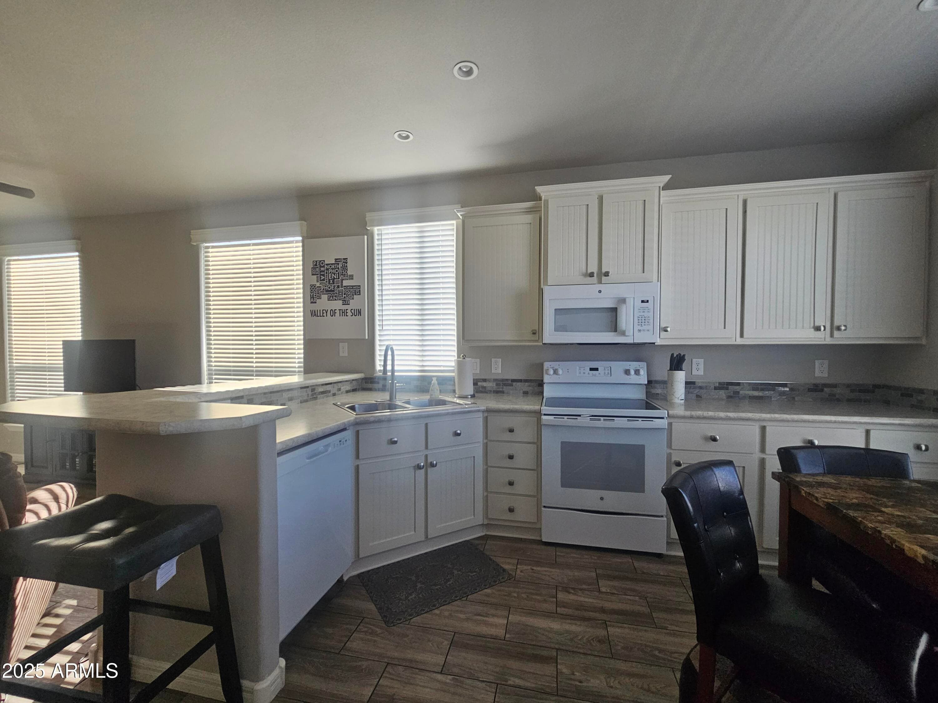 650 N Hawes Rd 3312 — photo 2