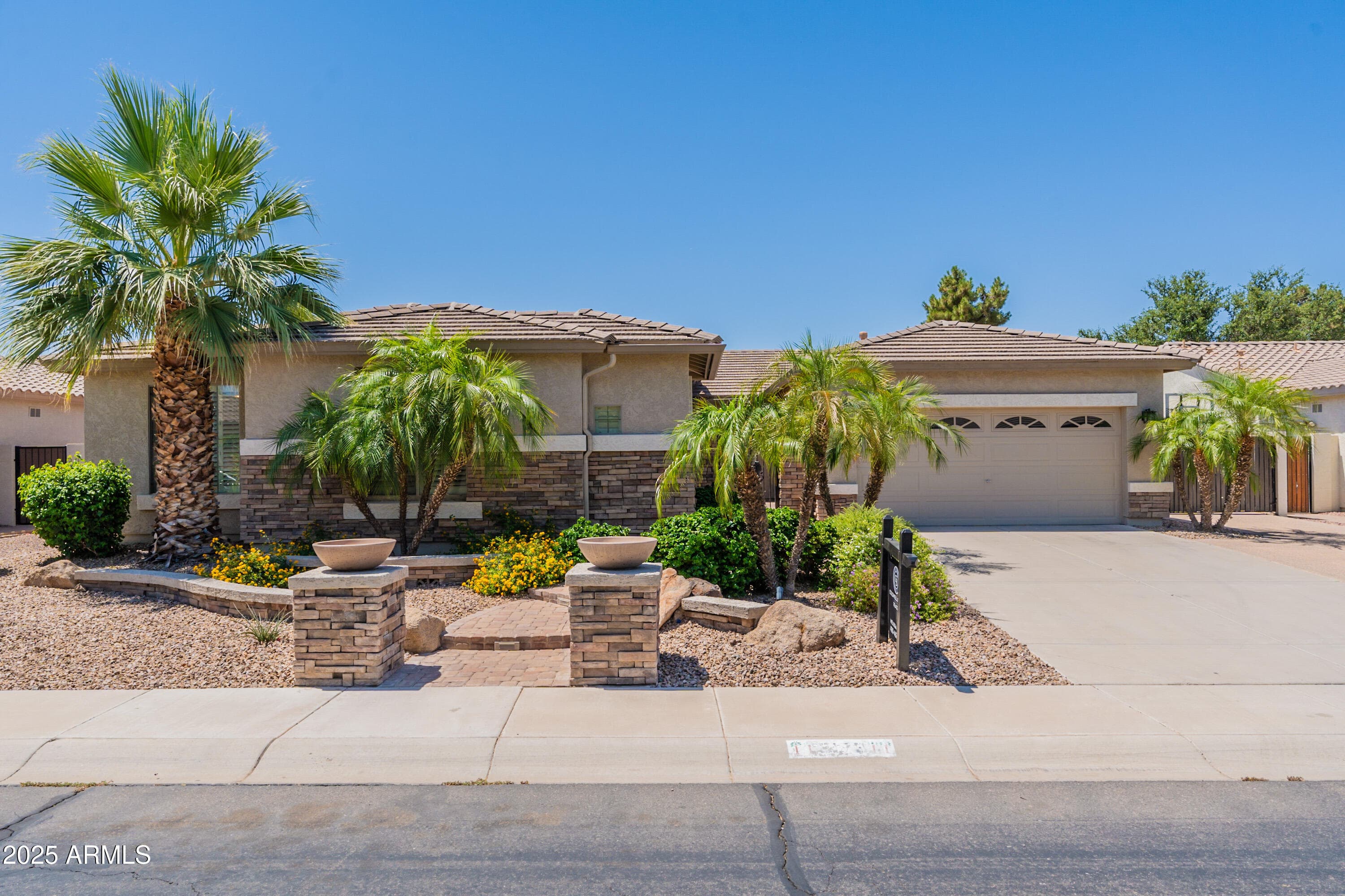 3173 E Canyon Way — photo 1