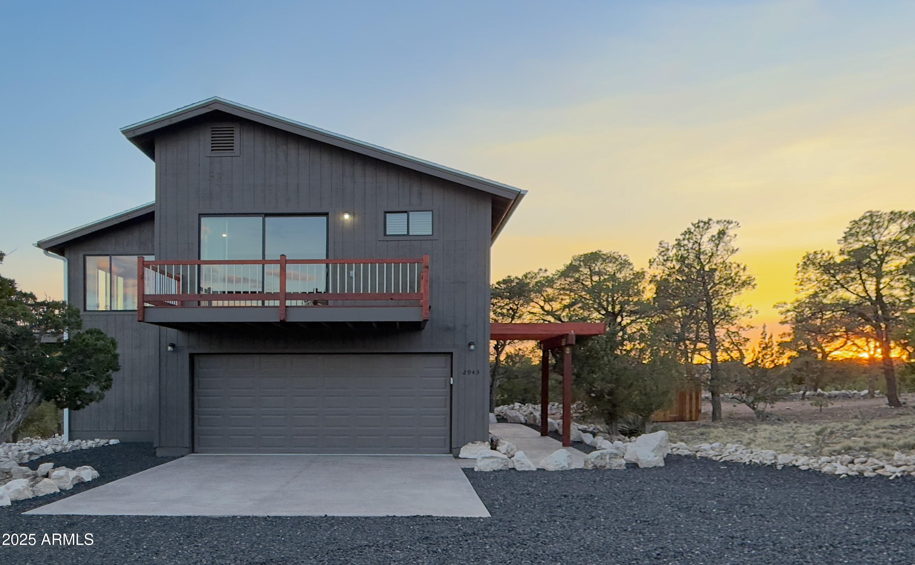2943 E Lookout Ln — photo 1