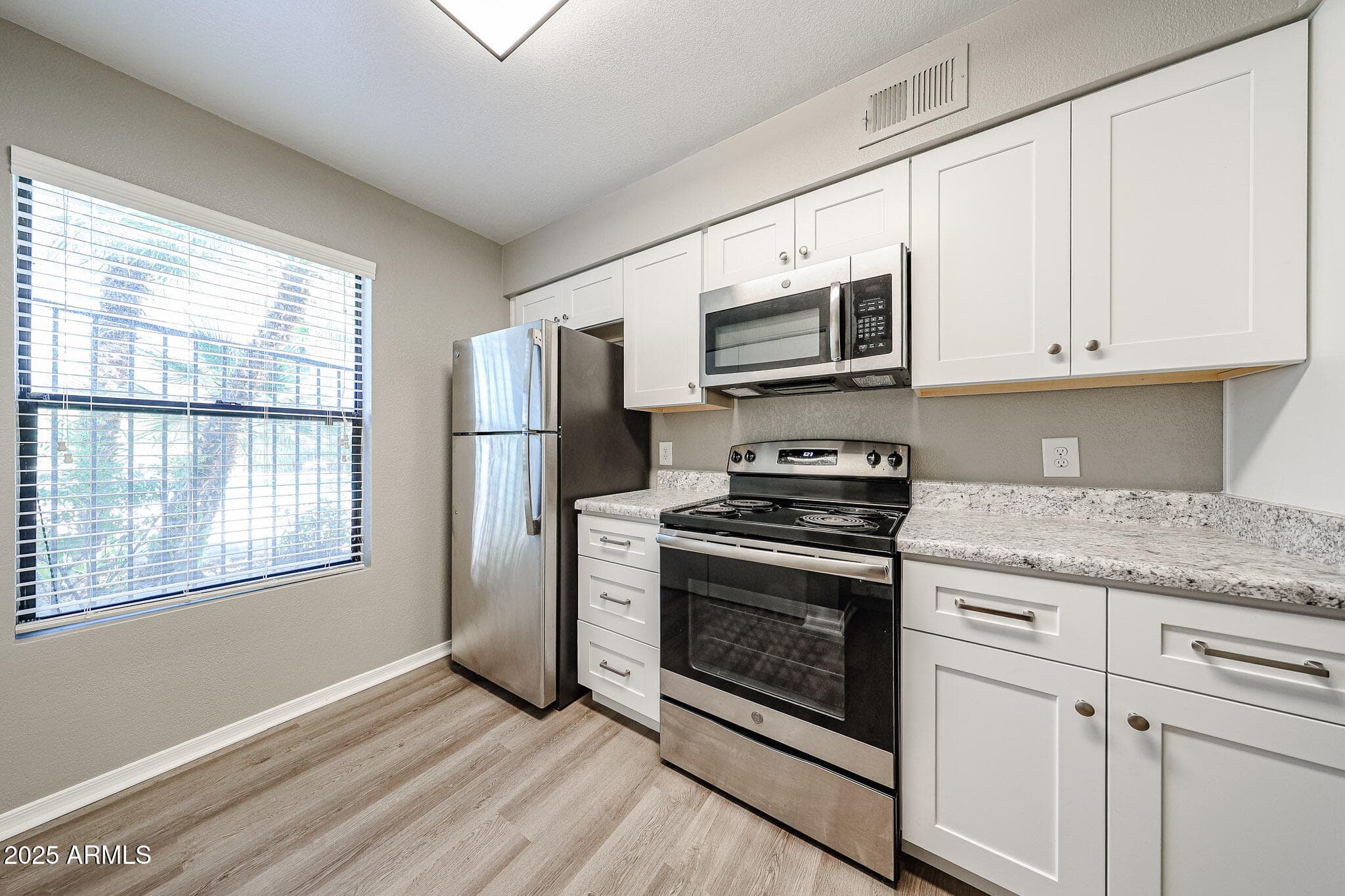 2025 E Campbell Ave 137 — photo 1