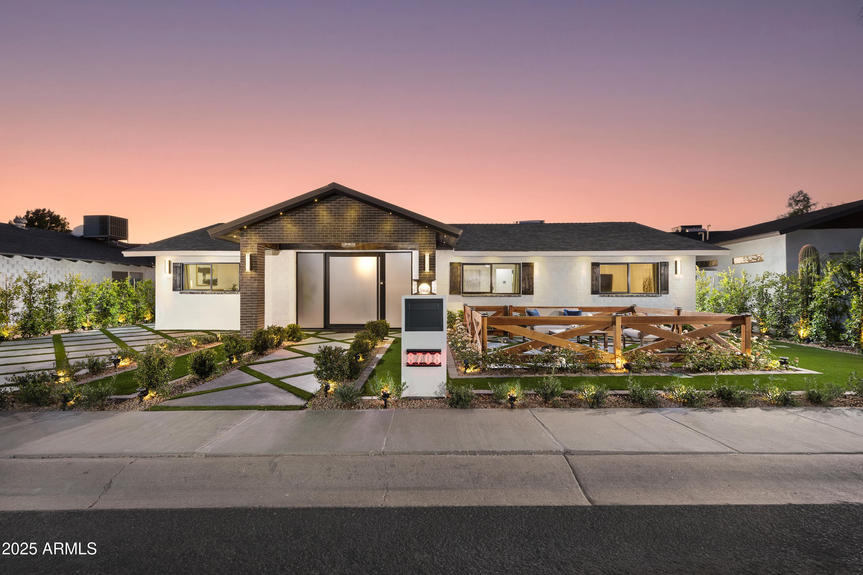 8708 E Rancho Vista Dr — photo 1