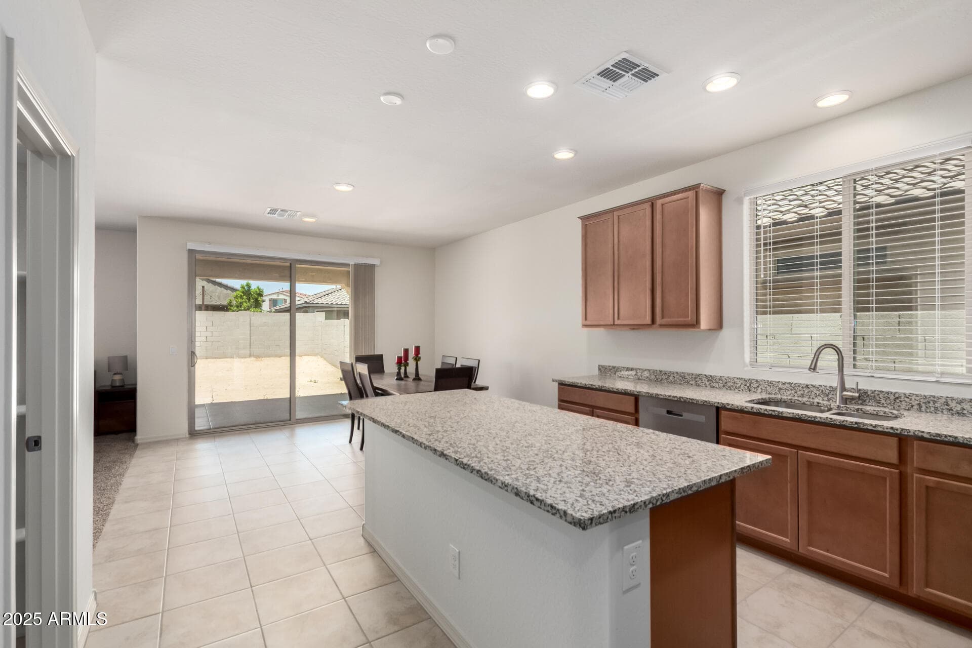 17622 W MISSOURI AVE - Photo 5