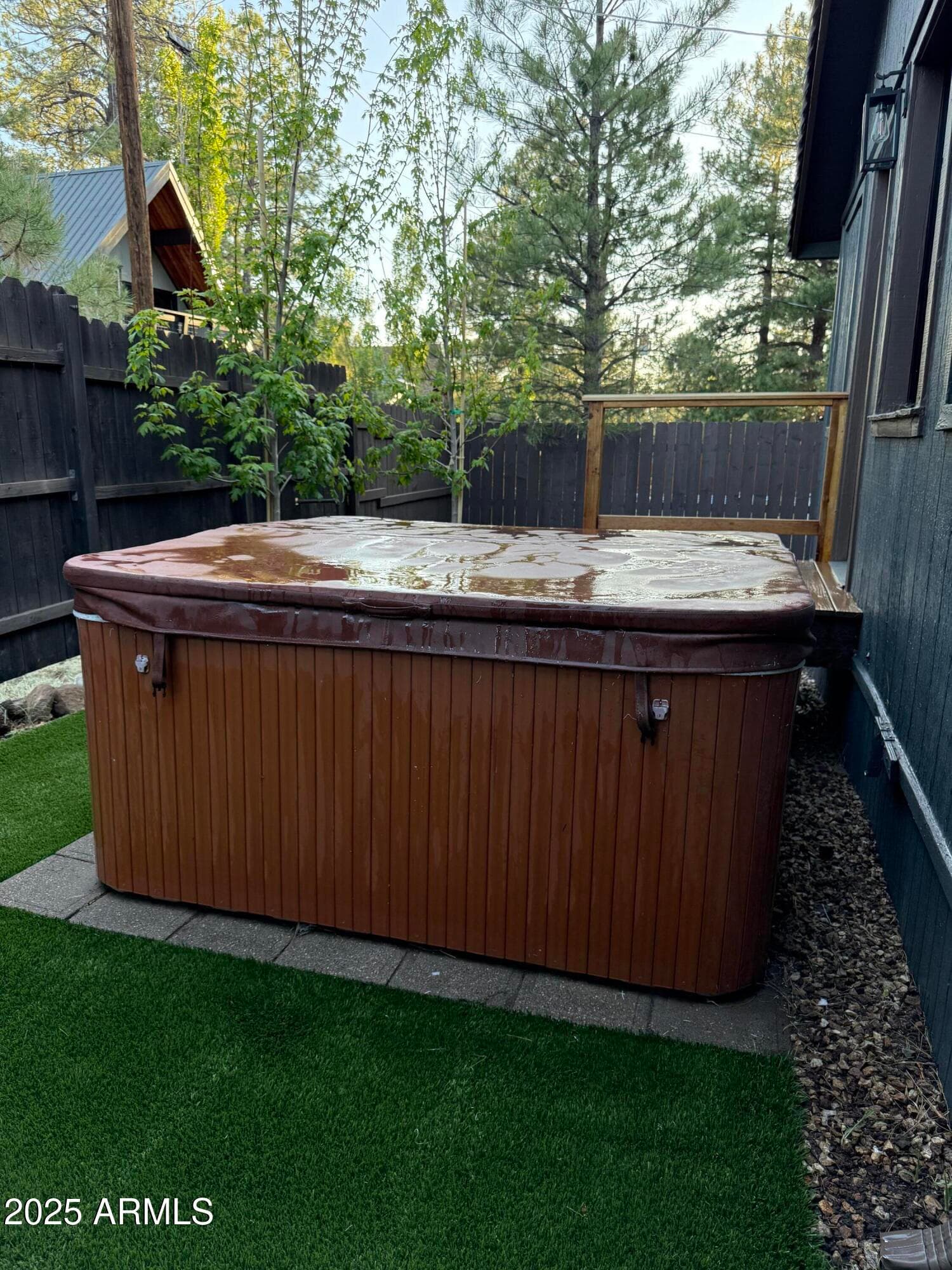 880 E Oak Dr — photo 23