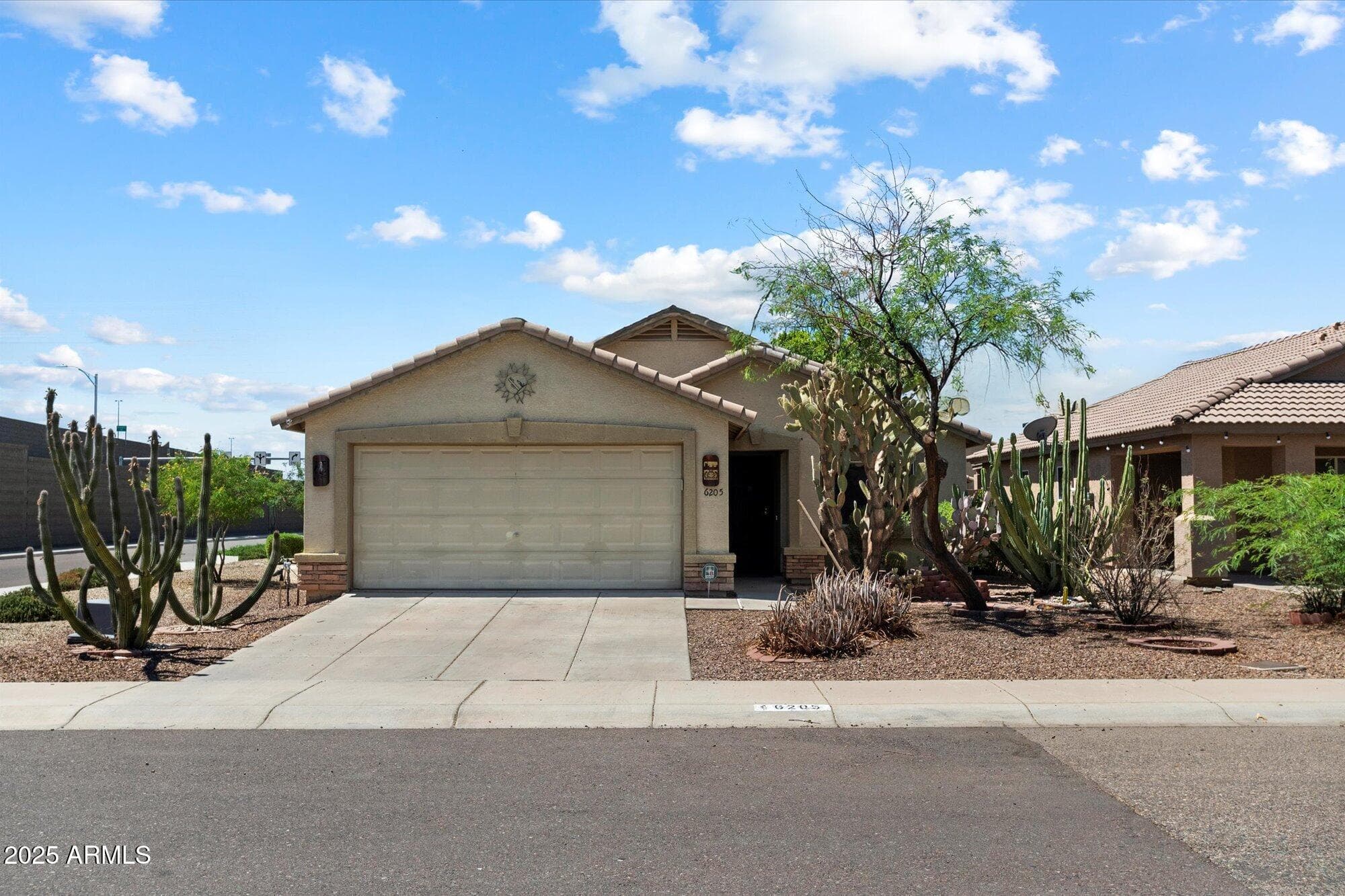 6205 W Encinas Ln — photo 2
