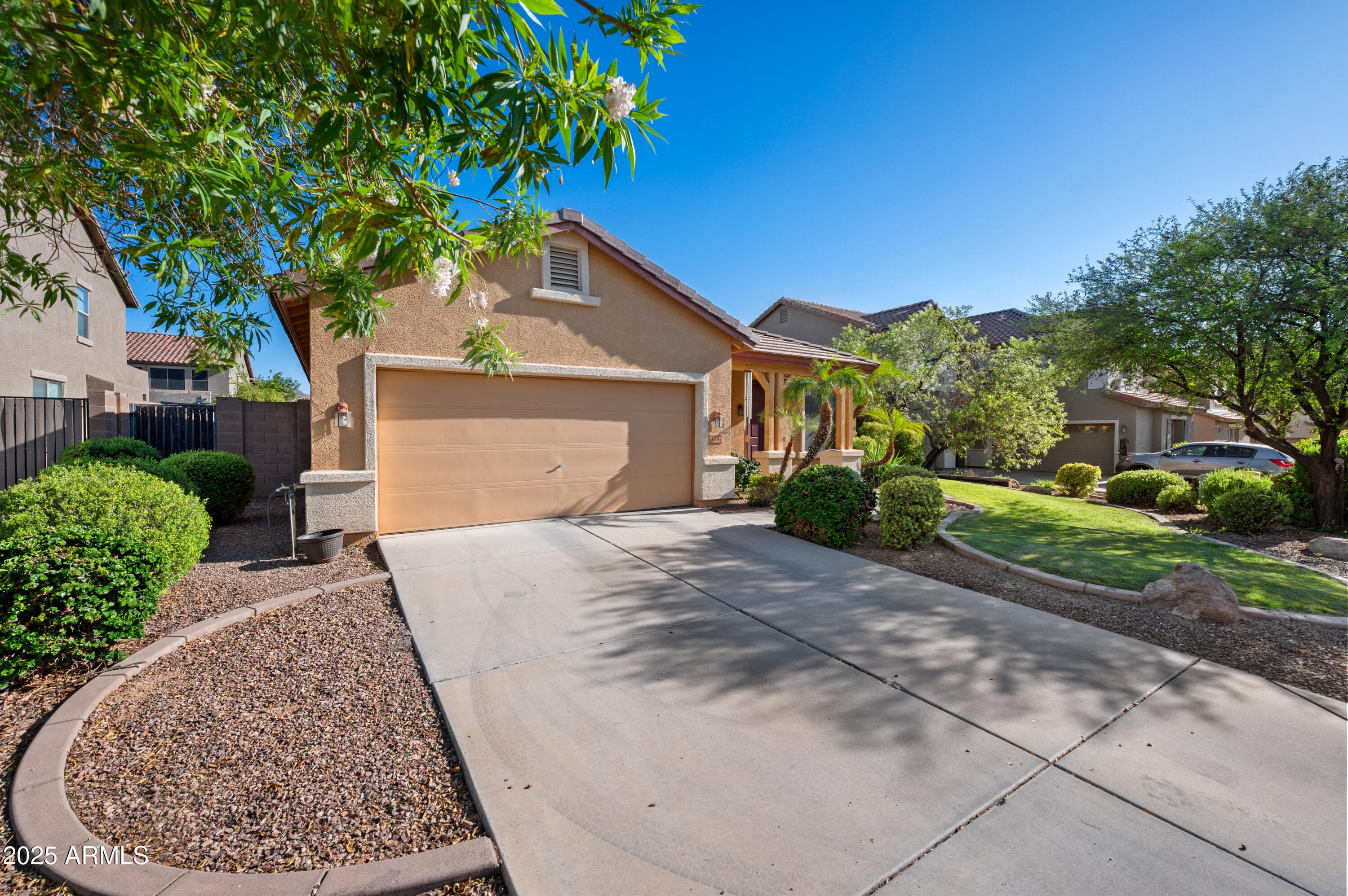 3147 E Vallejo Dr — photo 2