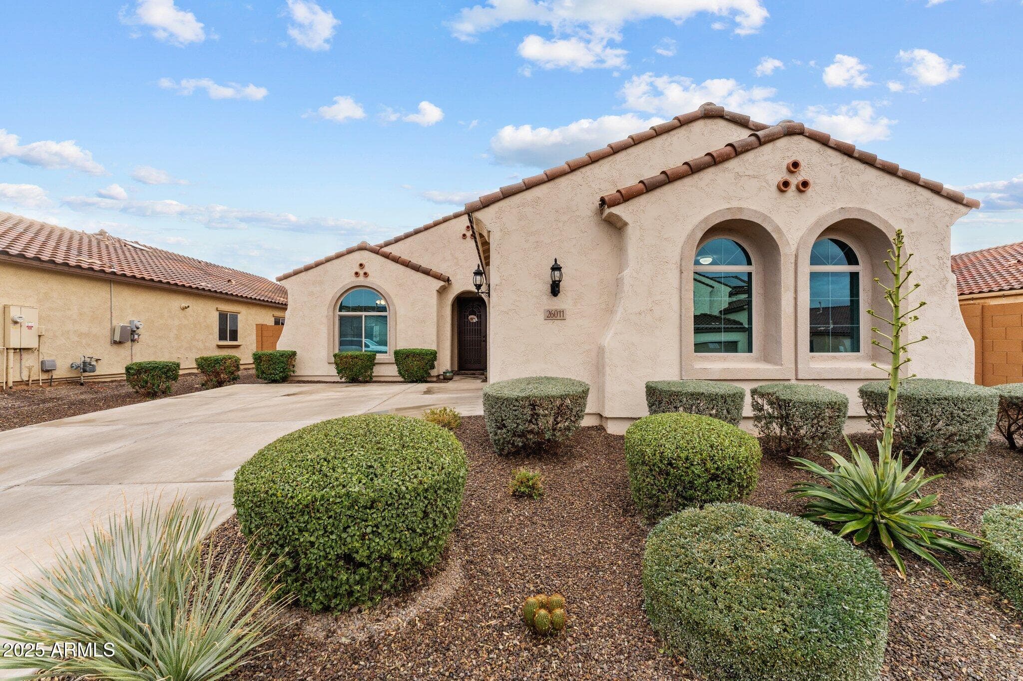 26011 W Wahalla Ln — photo 1