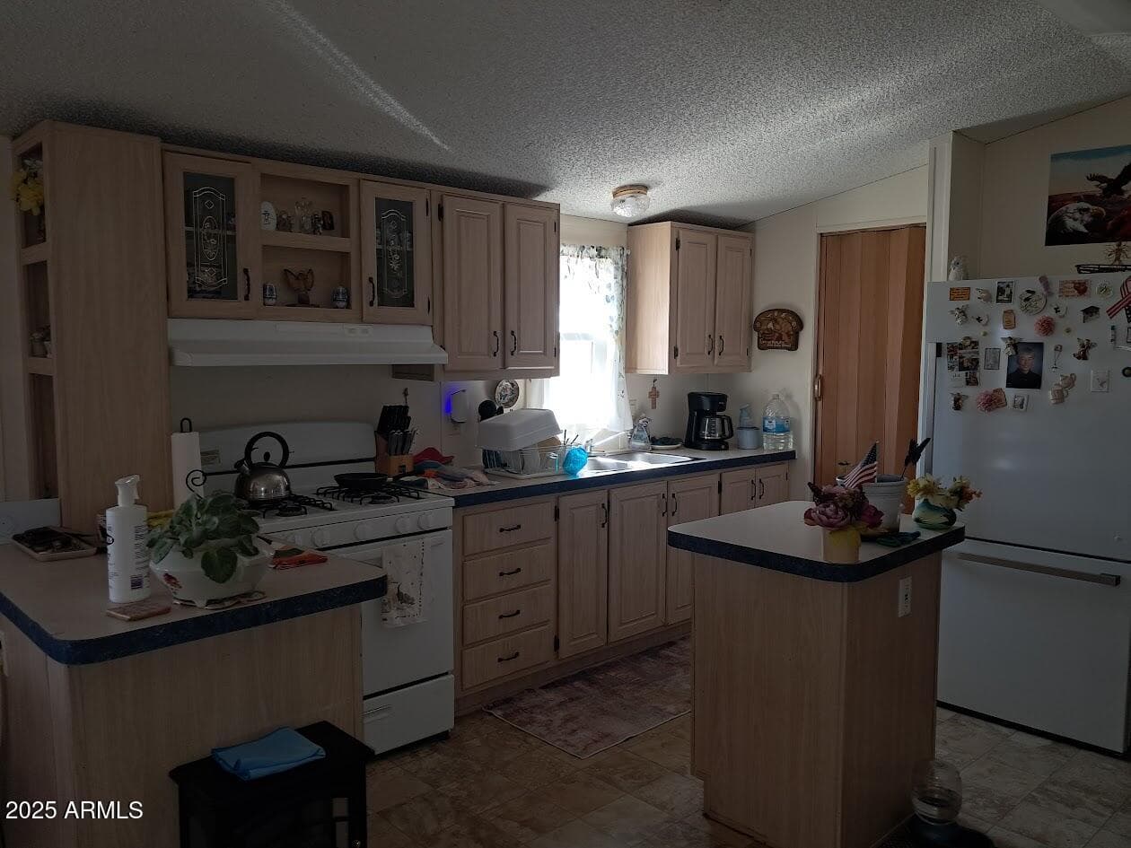 2479 N CALLE SEGUNDO -- - Photo 3