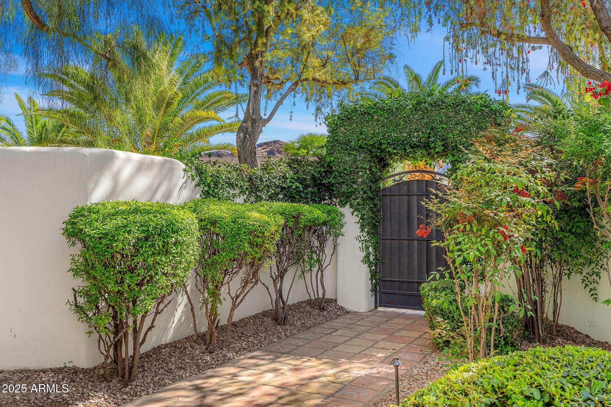 5838 E Berneil Ln — photo 1