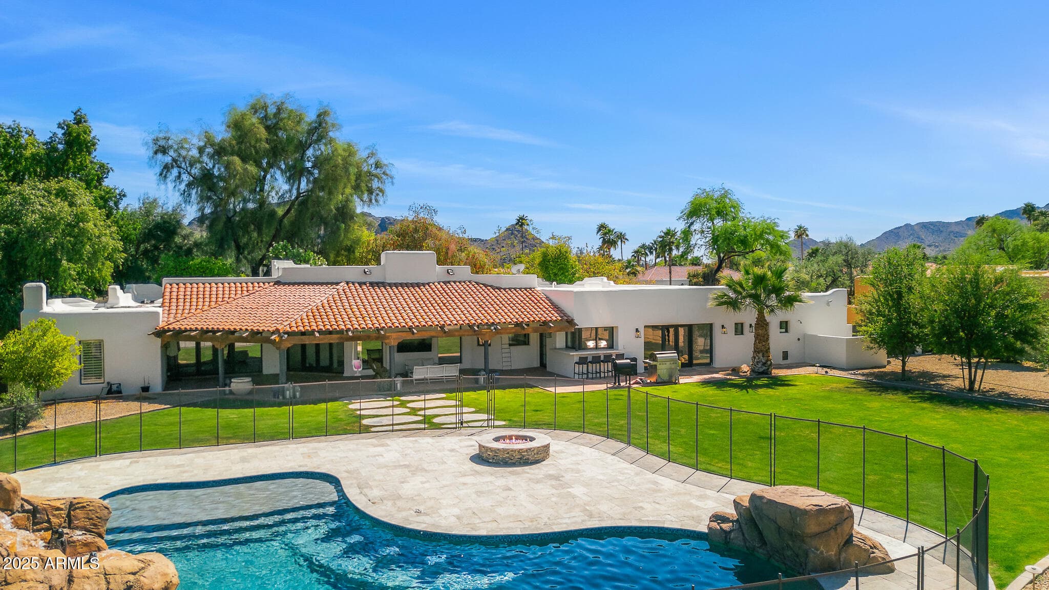 5838 E Berneil Ln — photo 2