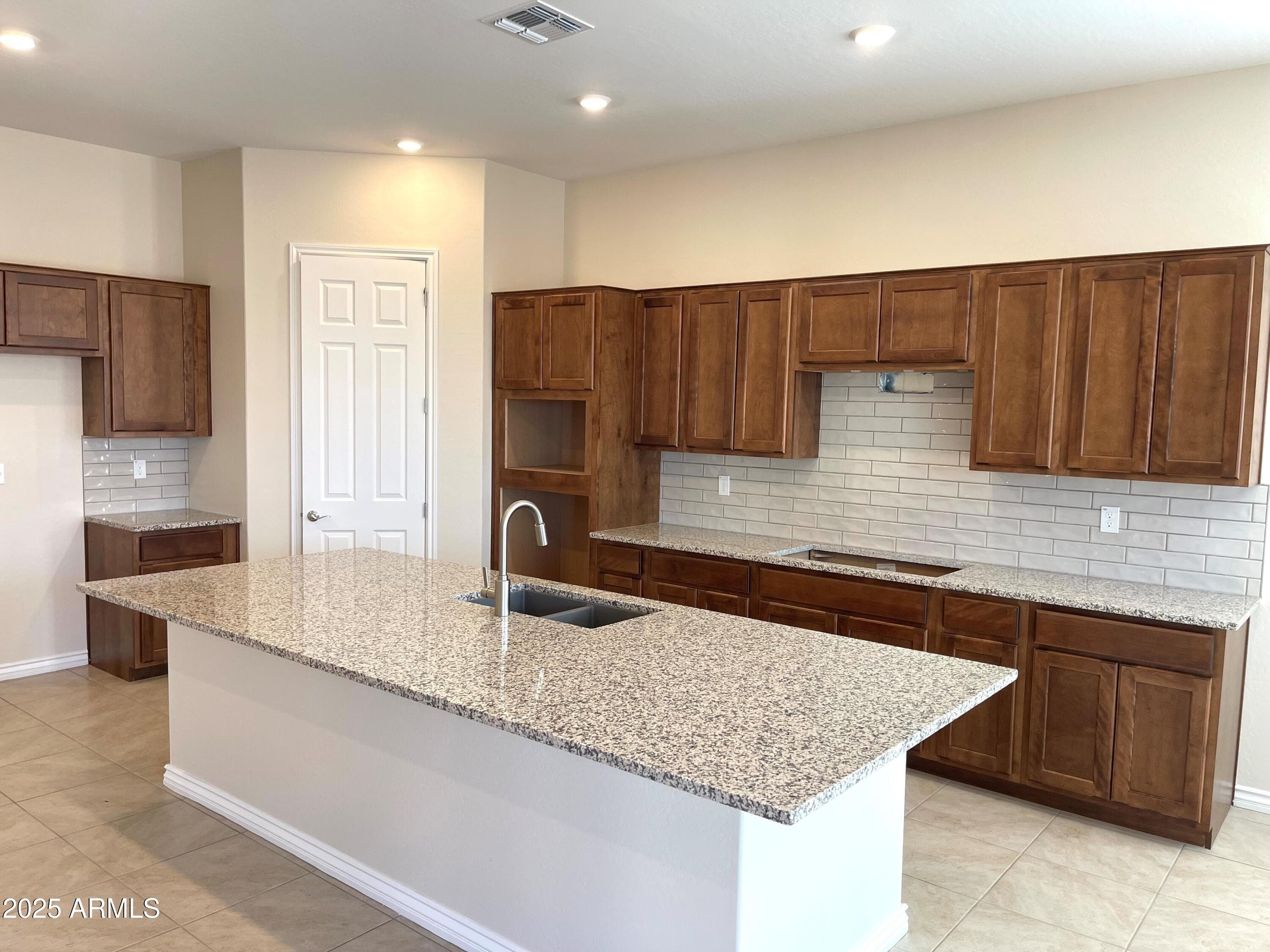 10022 W Verde Ln — photo 2