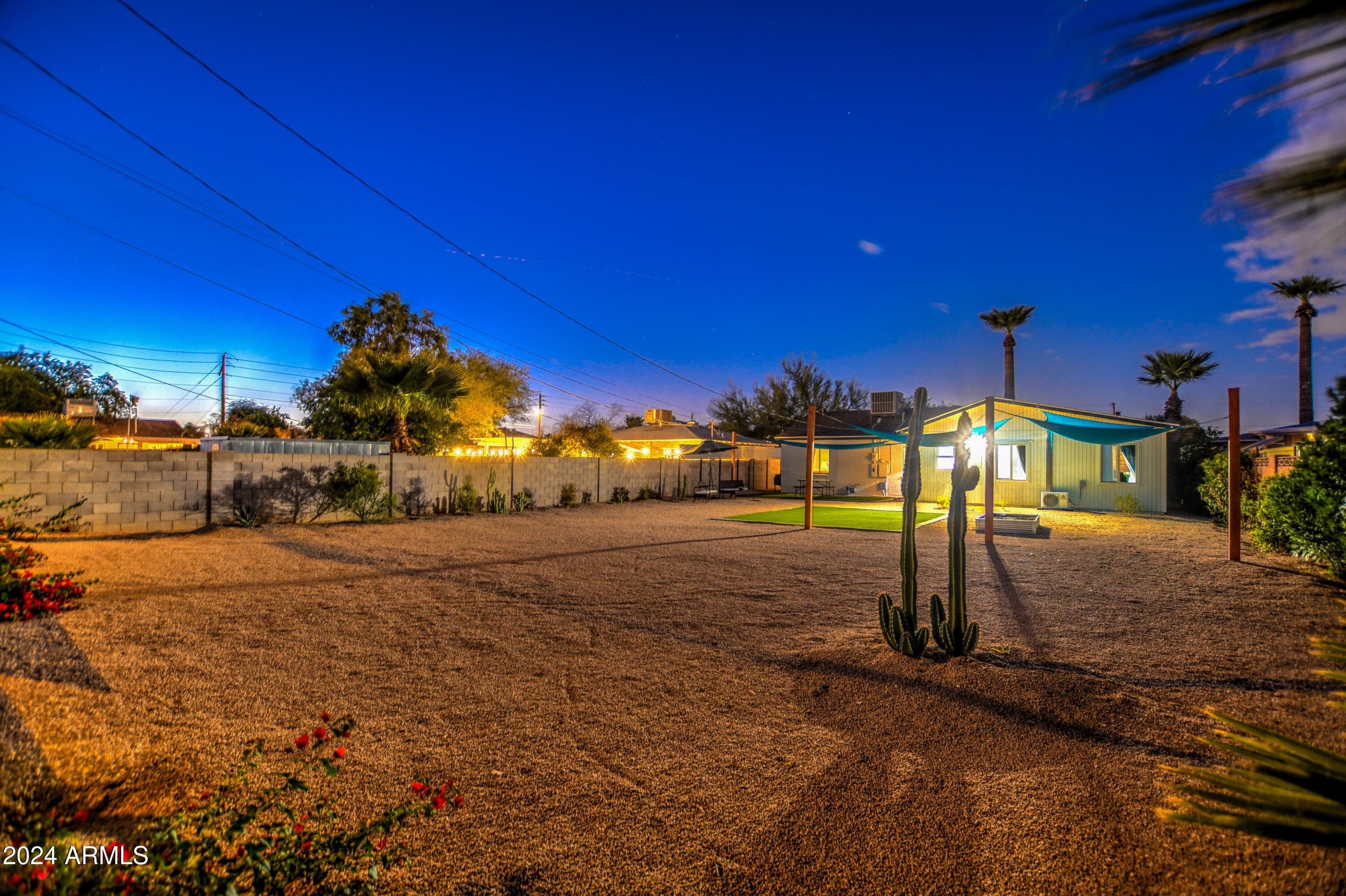 1635 W Roma Ave — photo 2