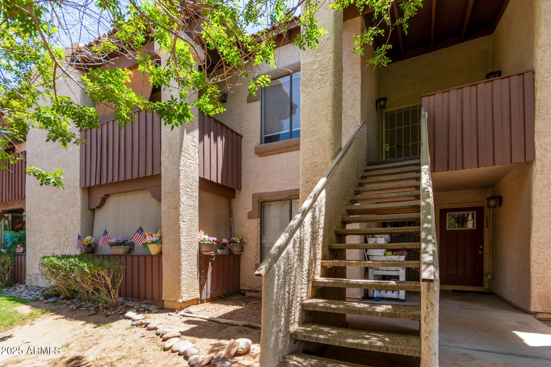 3102 E Clarendon Ave 209 — photo 2