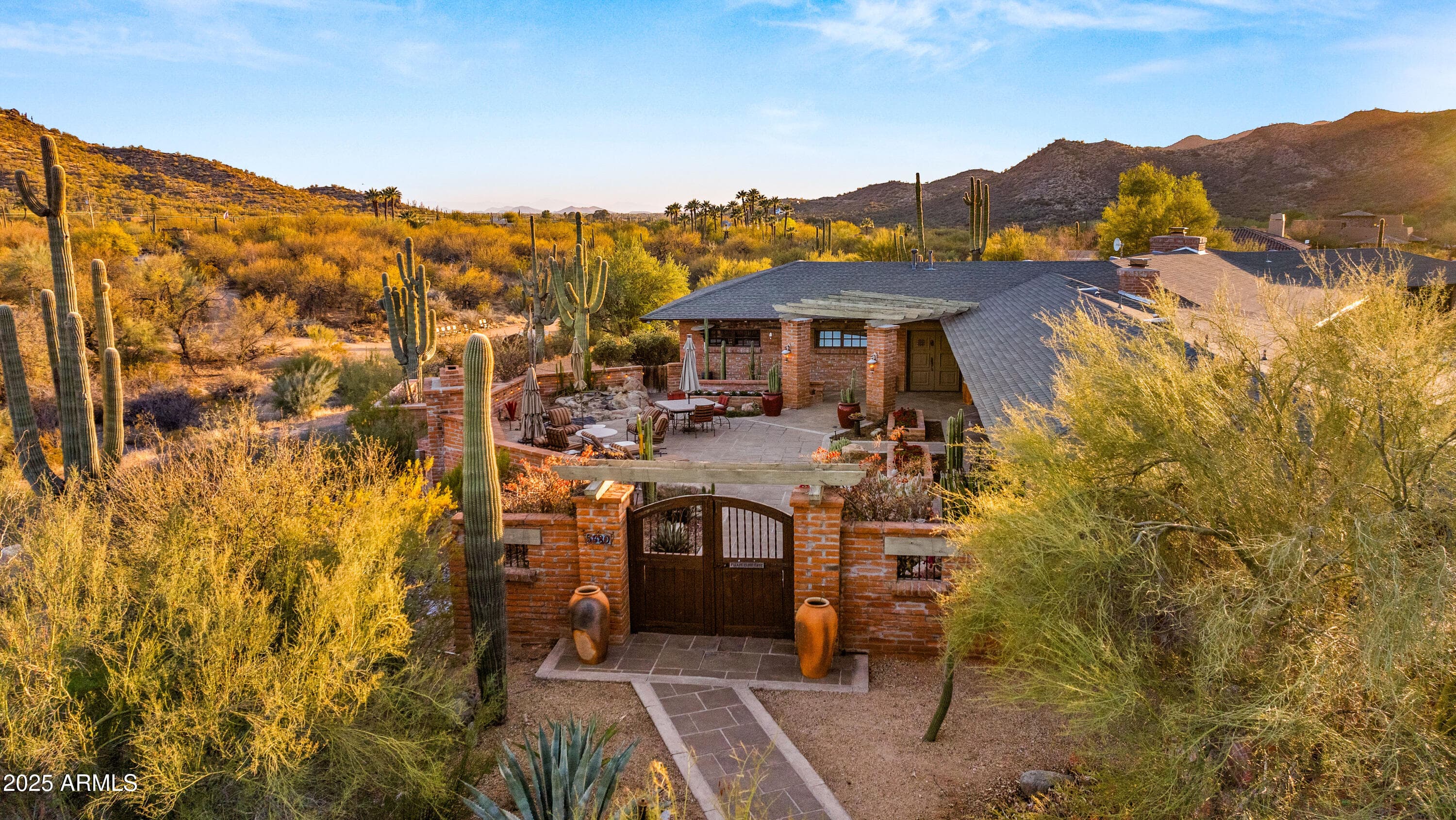 5480 E Desert Creek Ln — photo 1