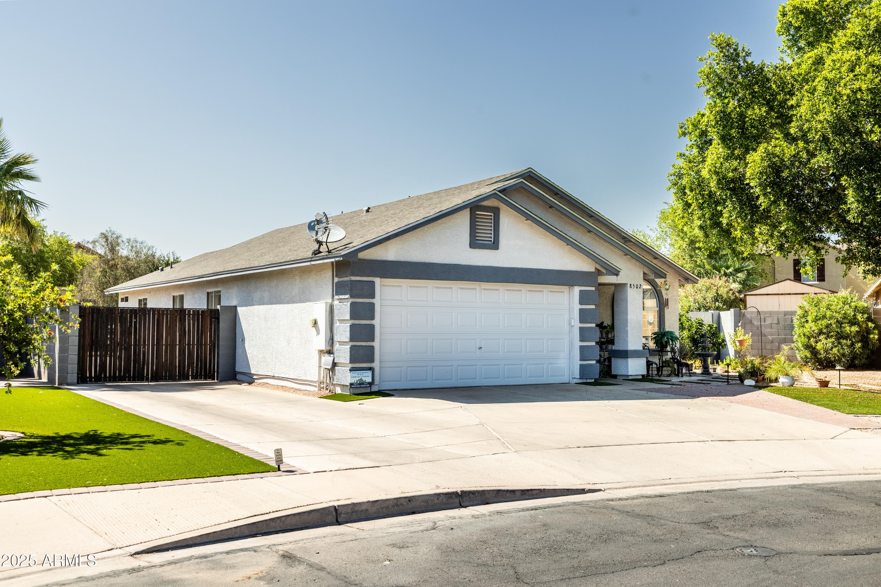 8502 E Carol Ave — photo 2