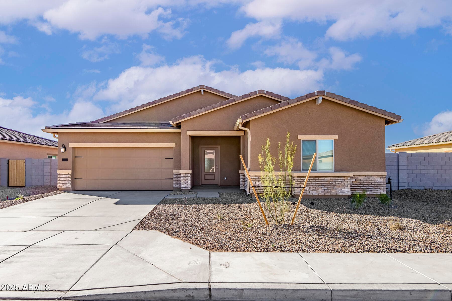 651 W Pintail Dr — photo 1