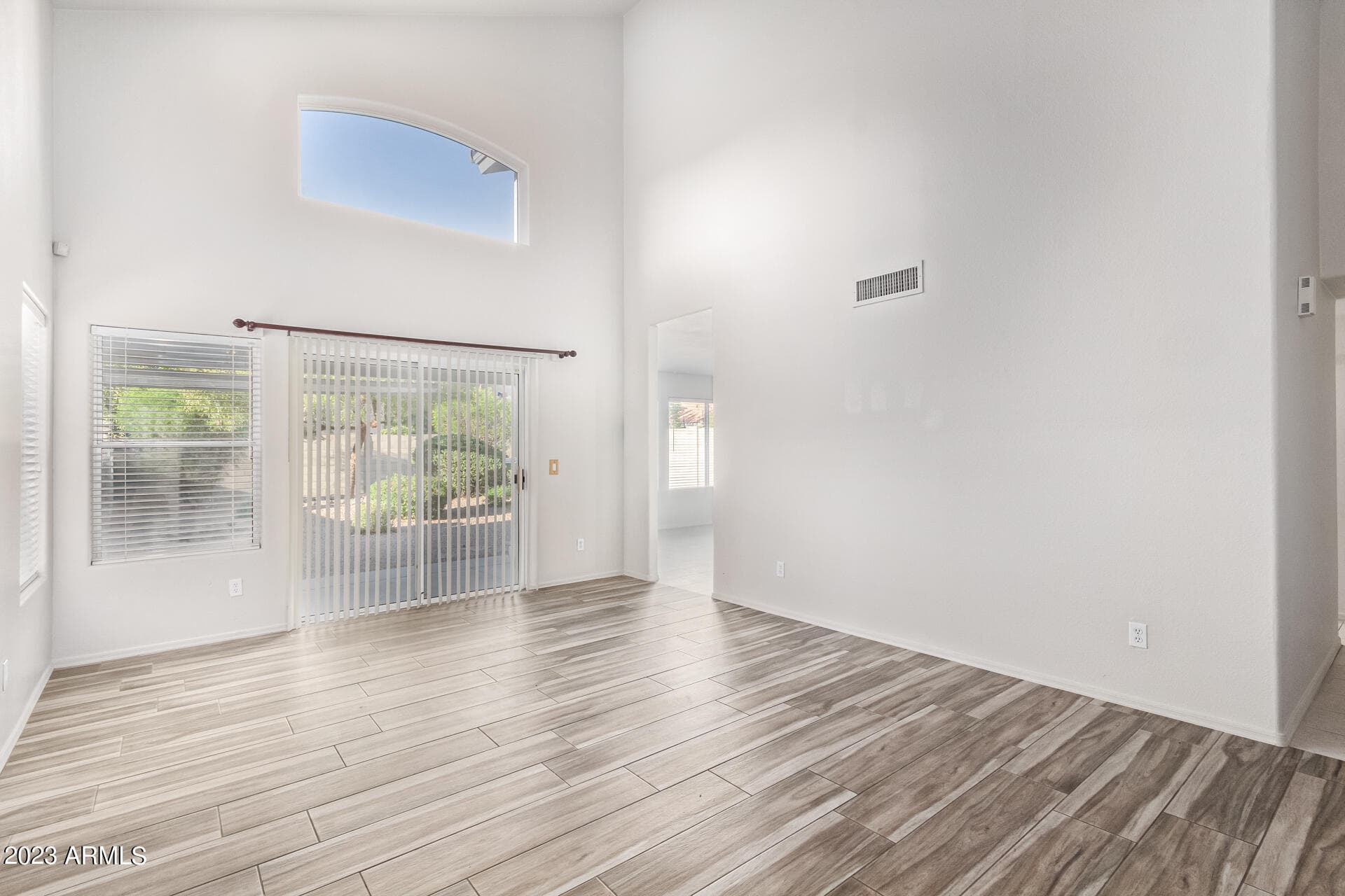 1310 E Angela Dr — photo 2