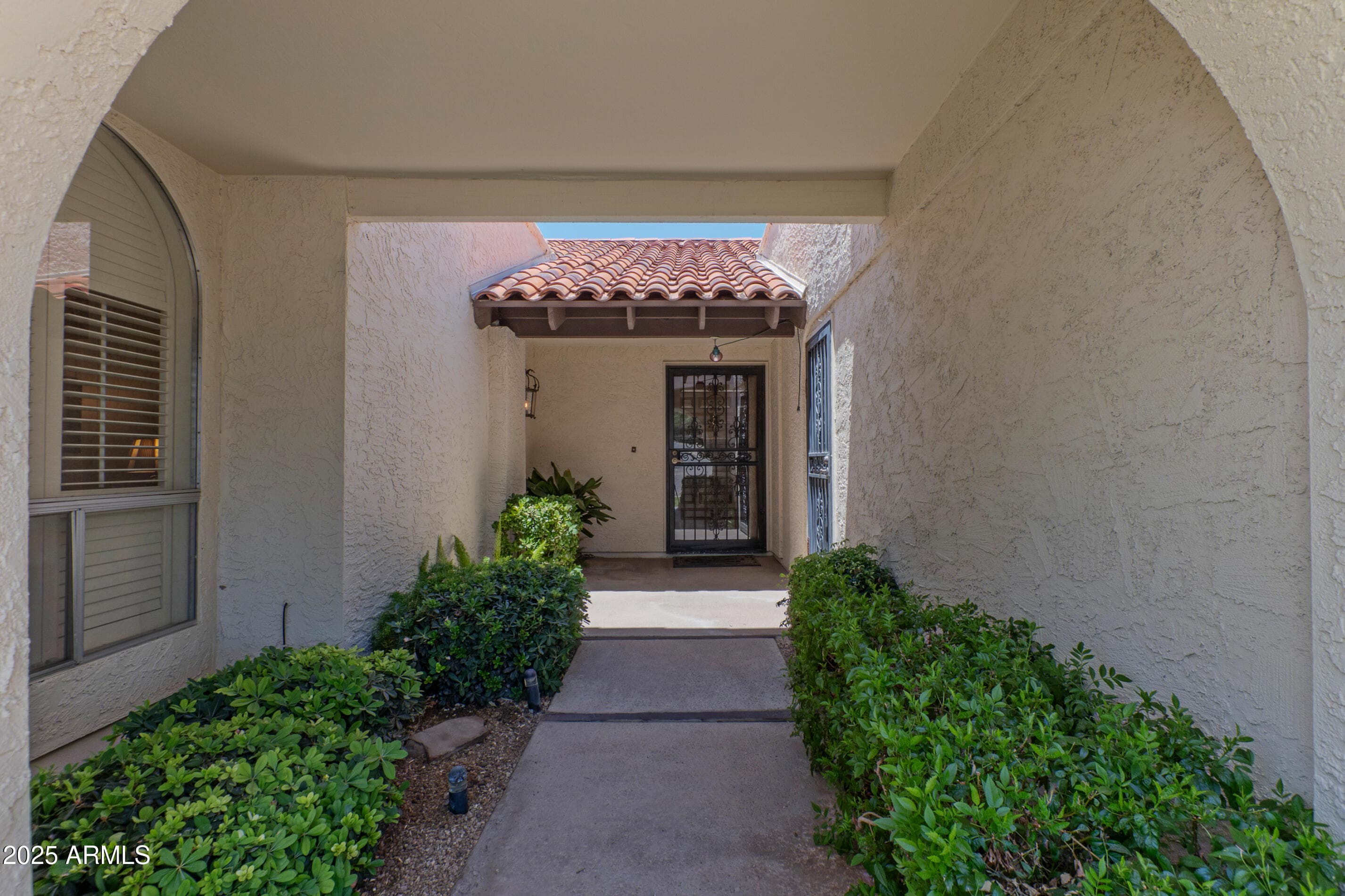 7344 E Rose Ln — photo 2