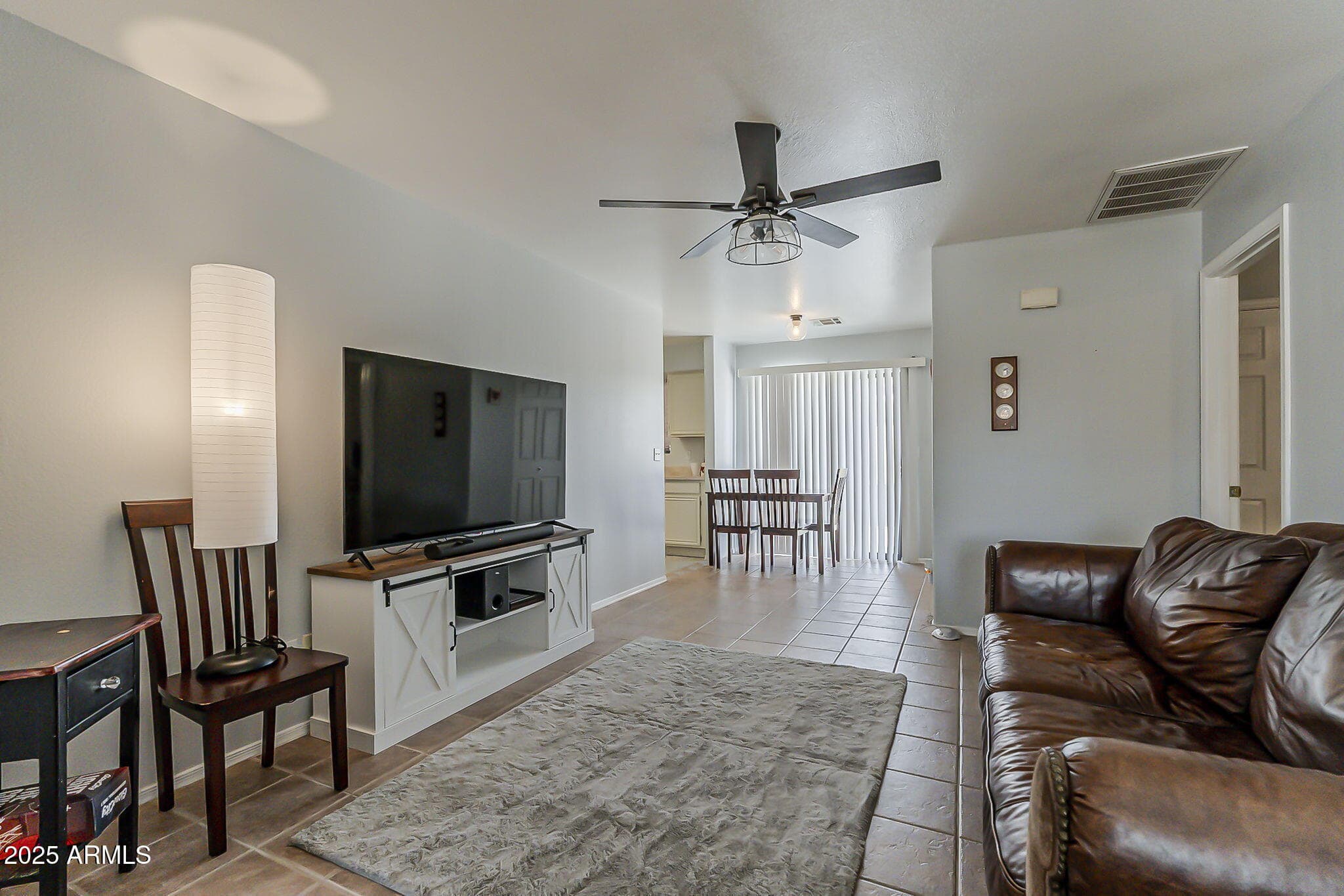 2011 S Clubhouse Dr — photo 2