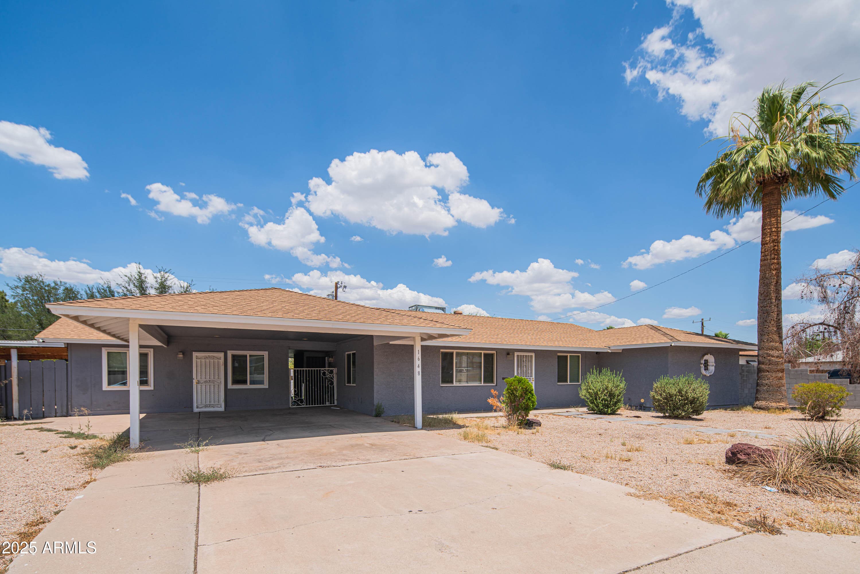 1648 E Mitchell Dr — photo 1