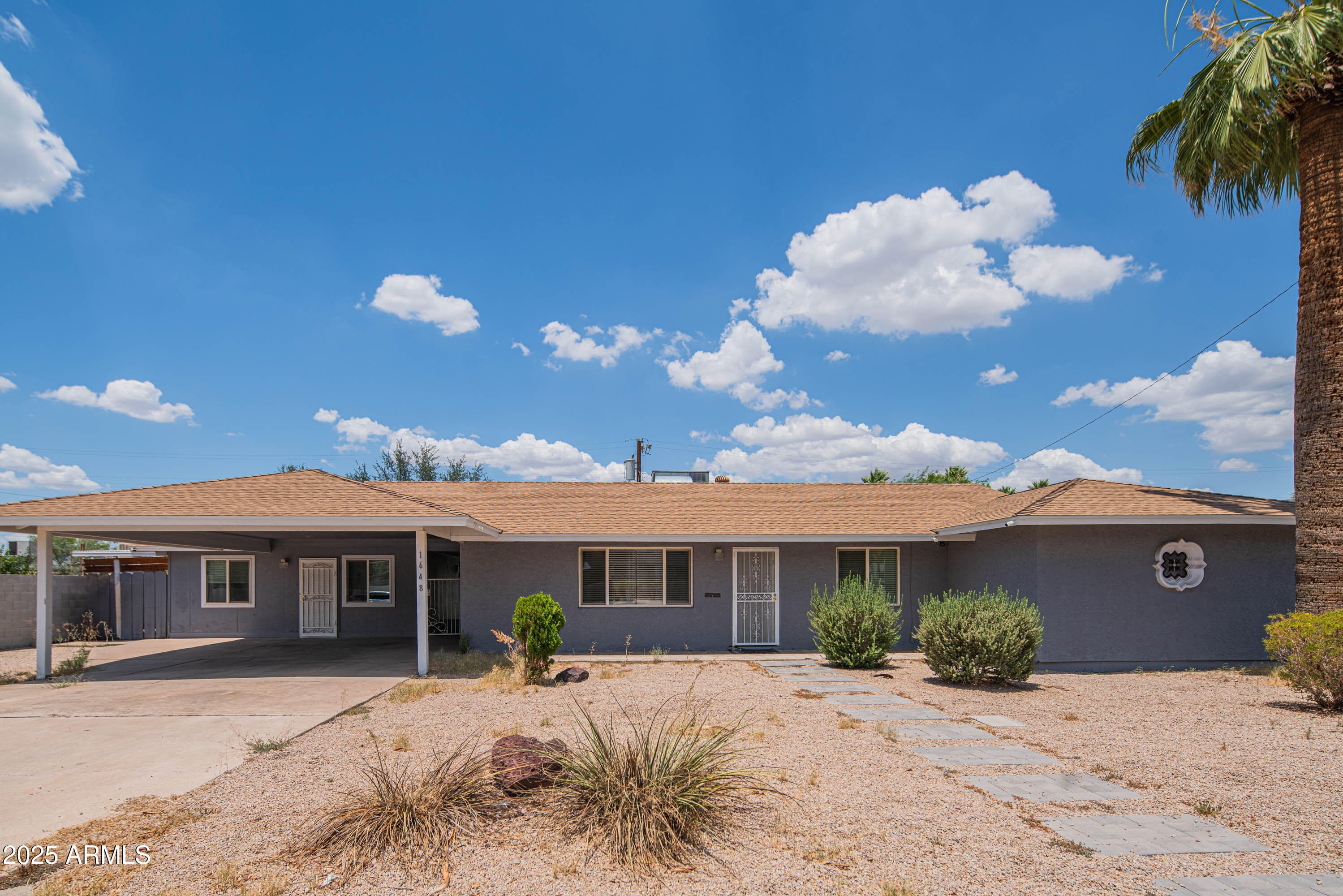 1648 E Mitchell Dr — photo 2