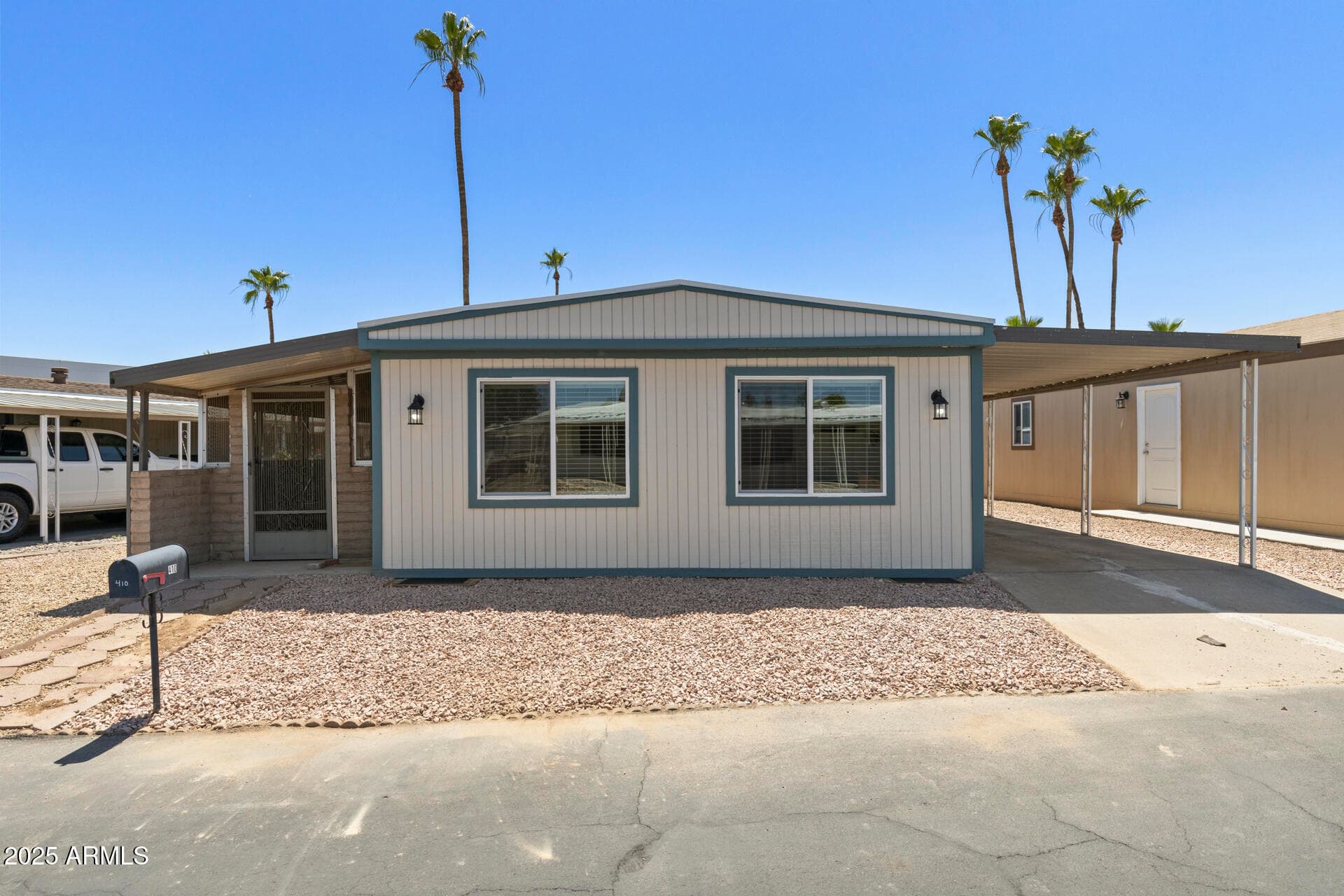 410 N 67TH LN - Photo 2